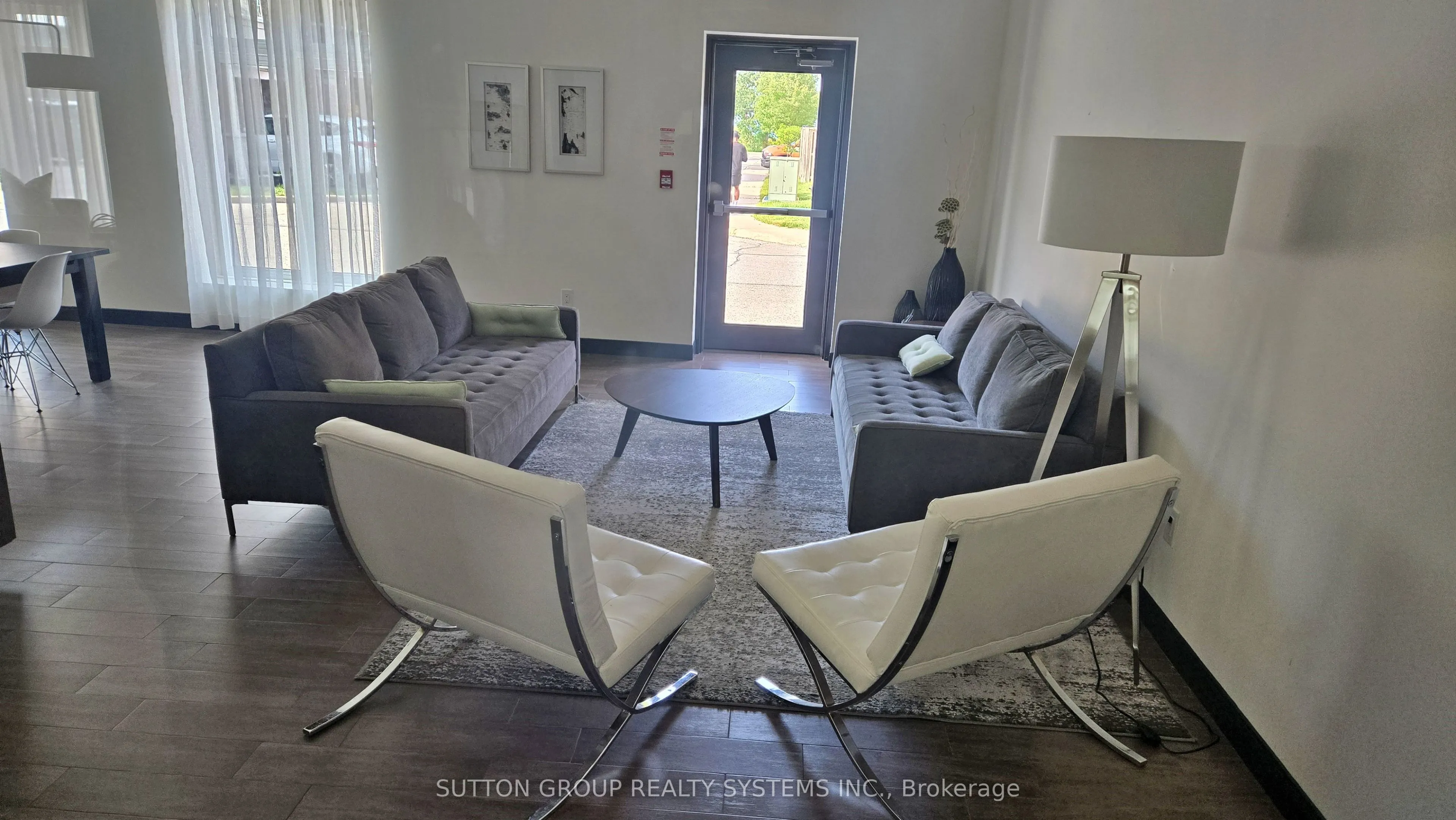 520 North Service Road, #409