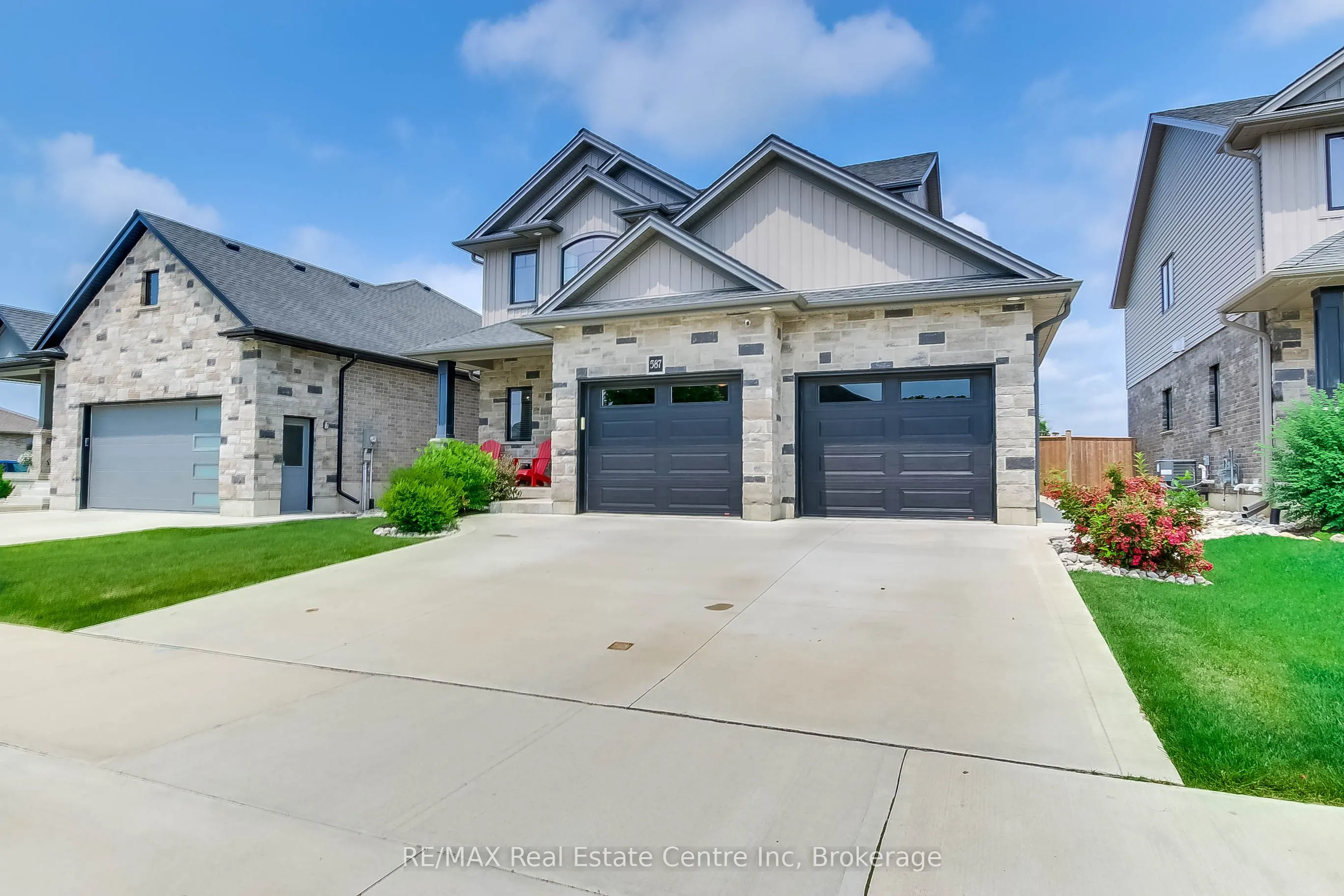587 Hawthorne Place