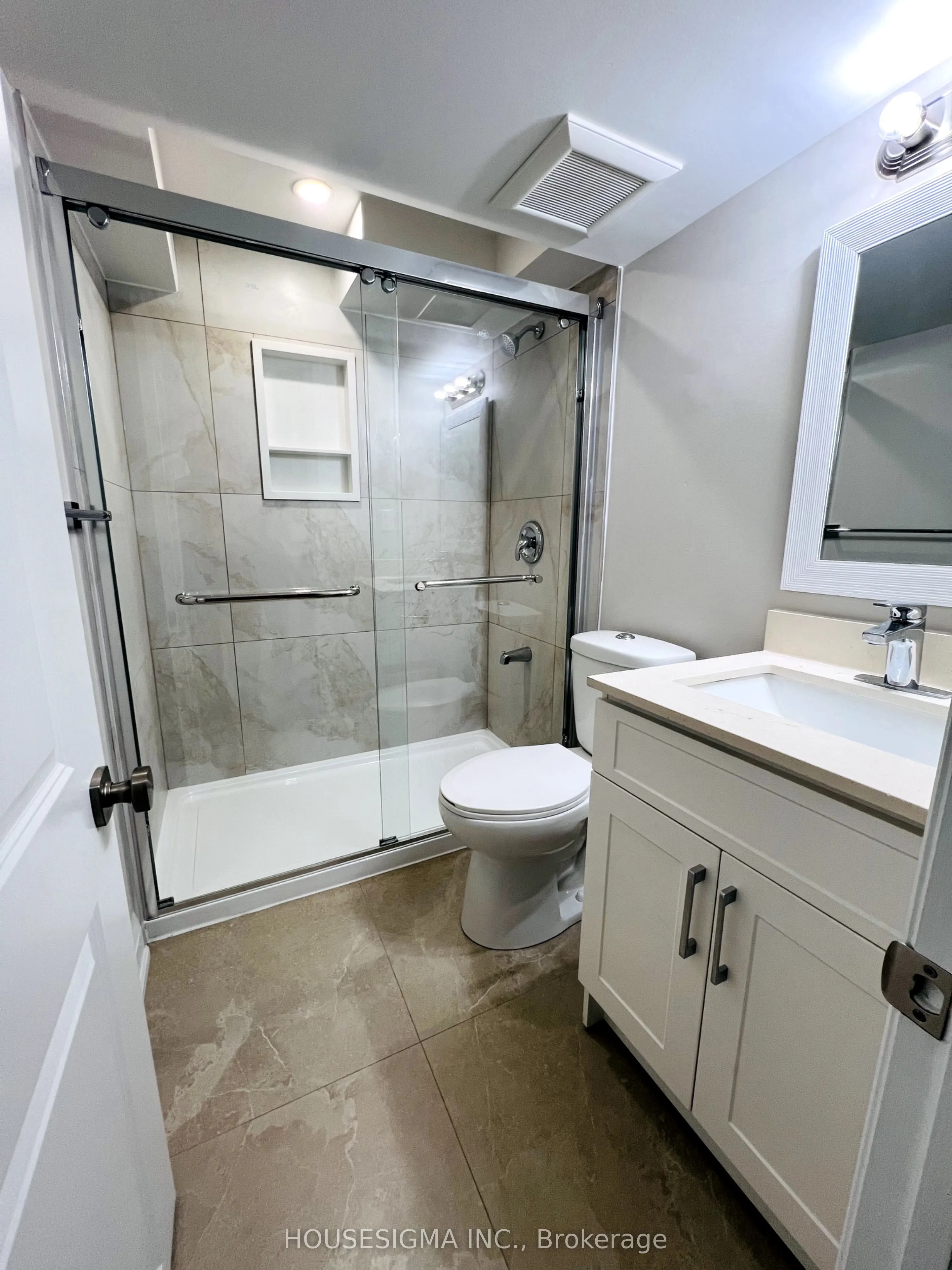 120 Dorchester Boulevard, #Lower