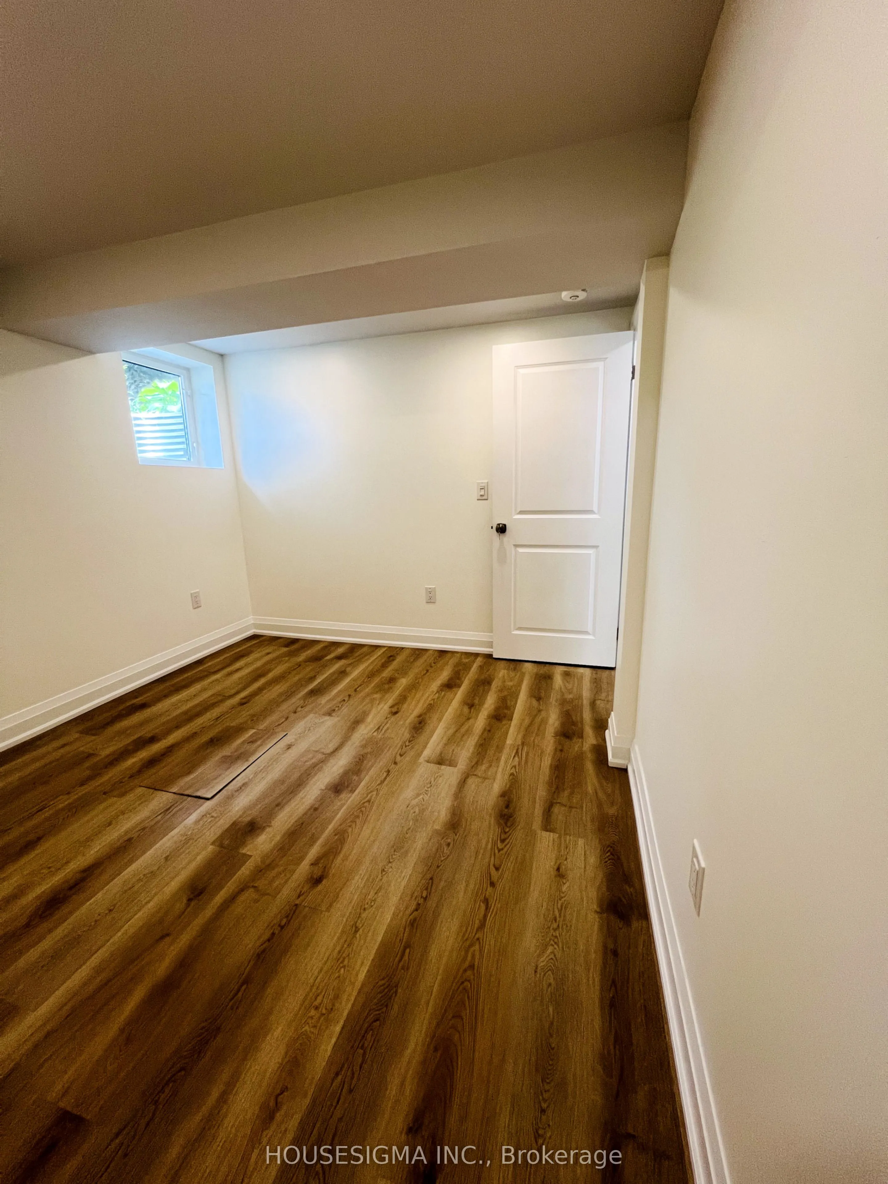 120 Dorchester Boulevard, #Lower