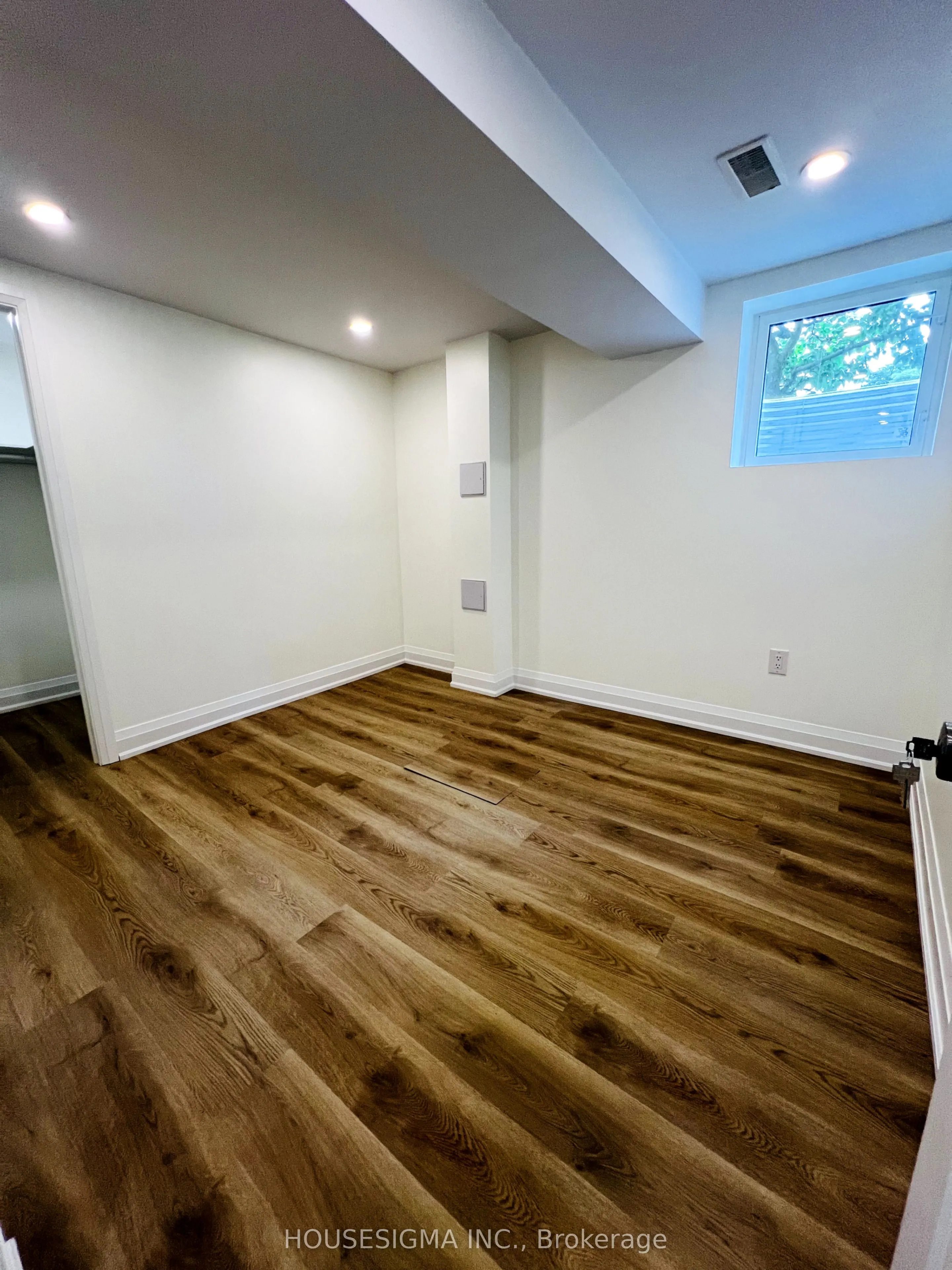 120 Dorchester Boulevard, #Lower