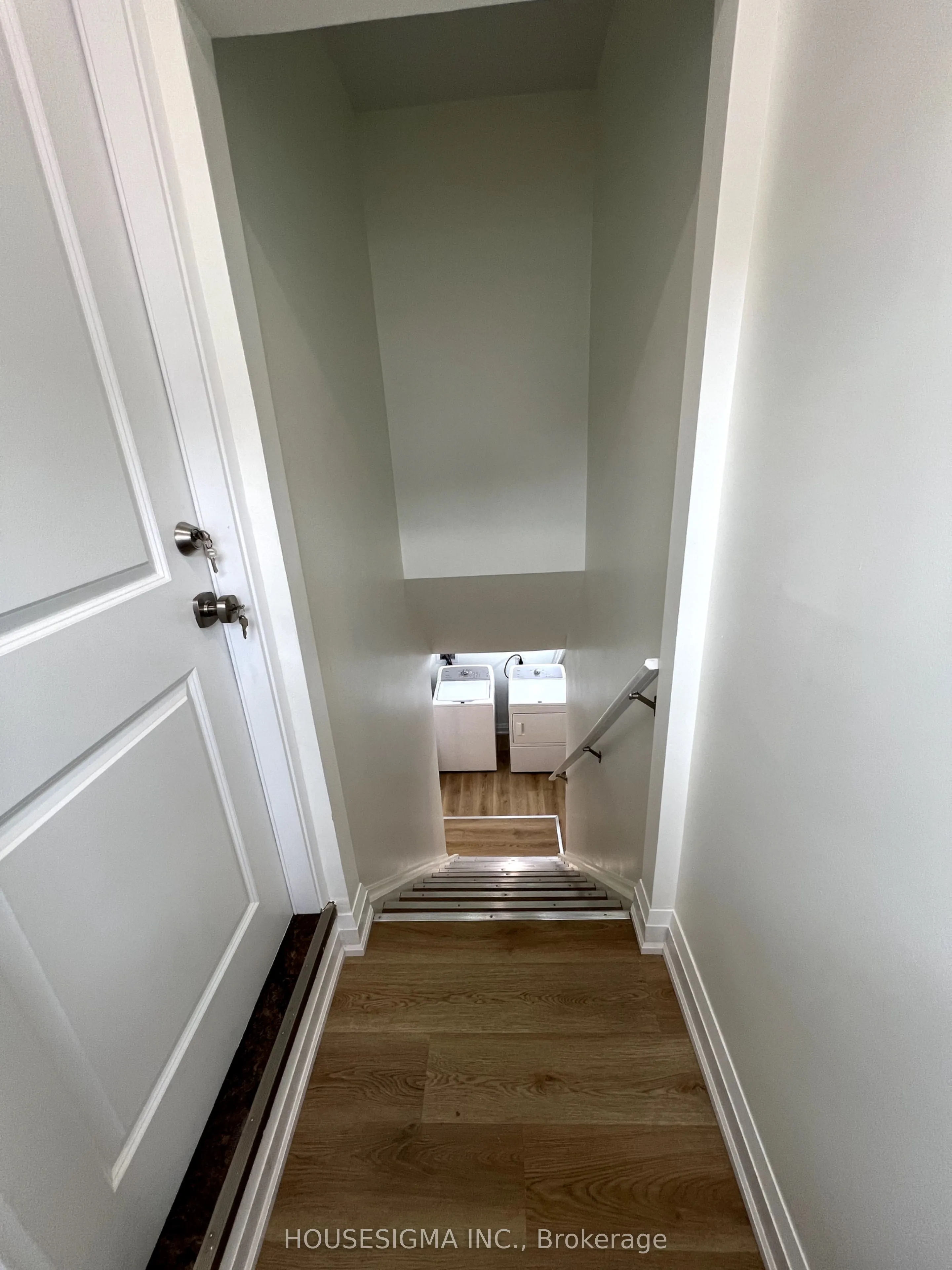 120 Dorchester Boulevard, #Lower