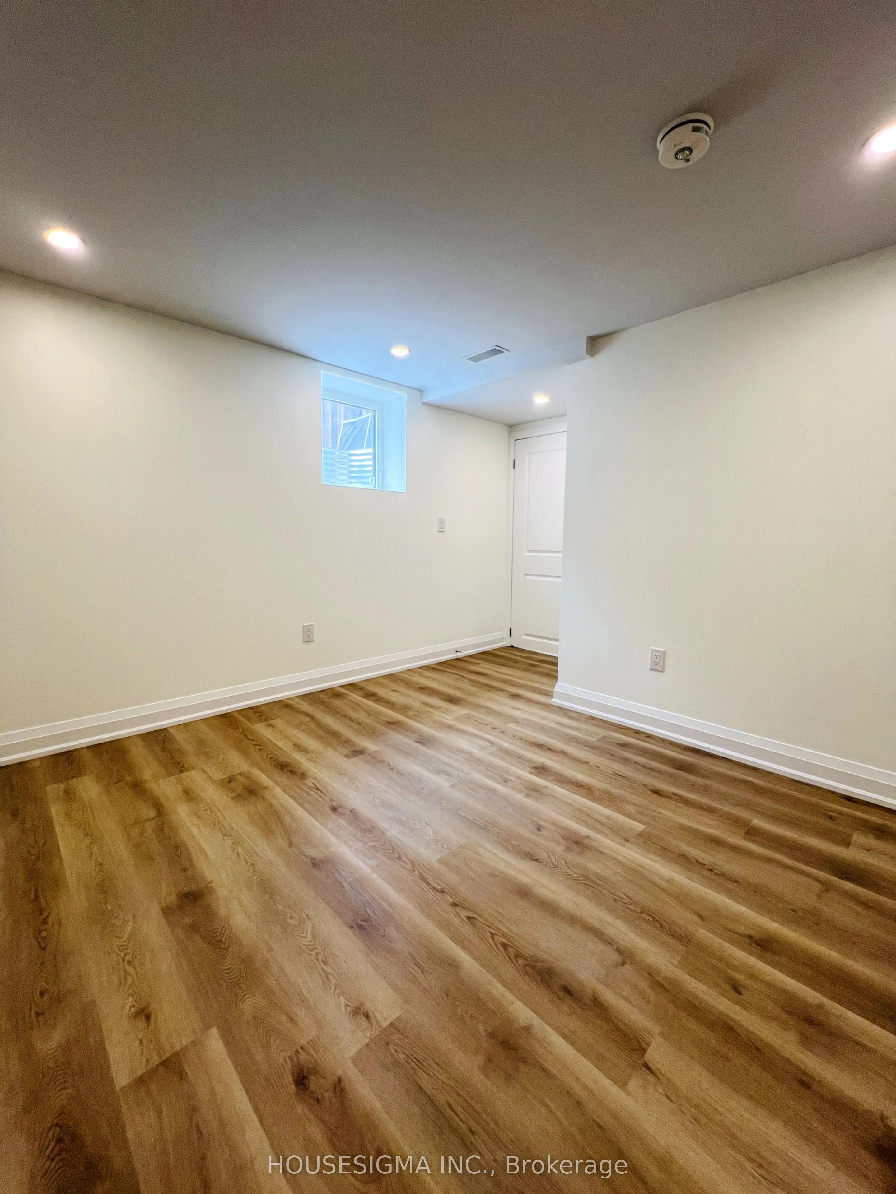 120 Dorchester Boulevard, #Lower
