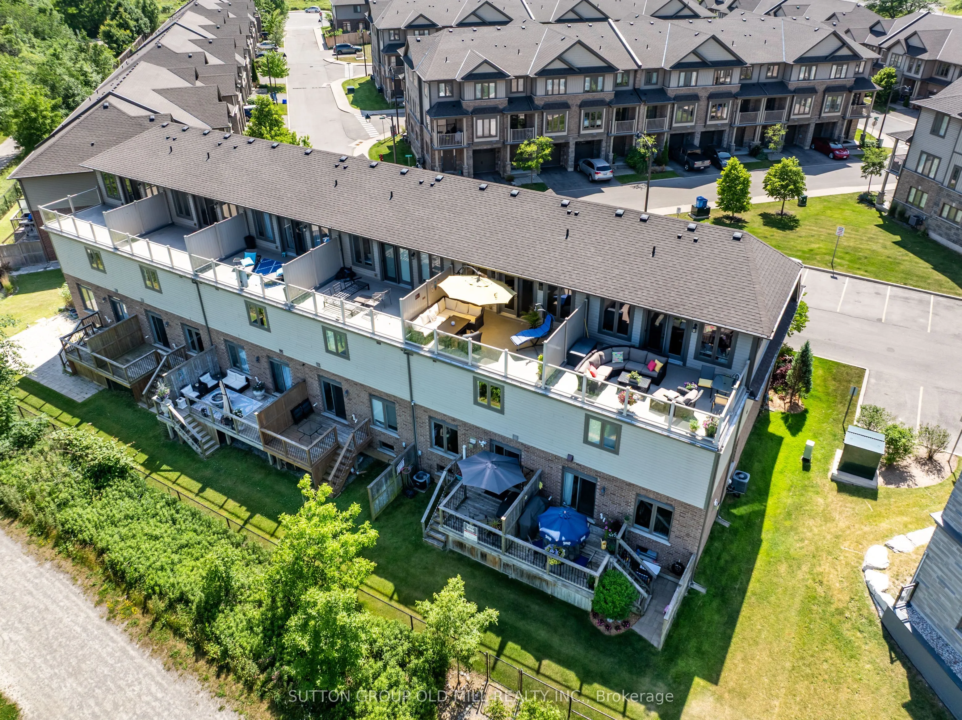 53 Southshore Crescent