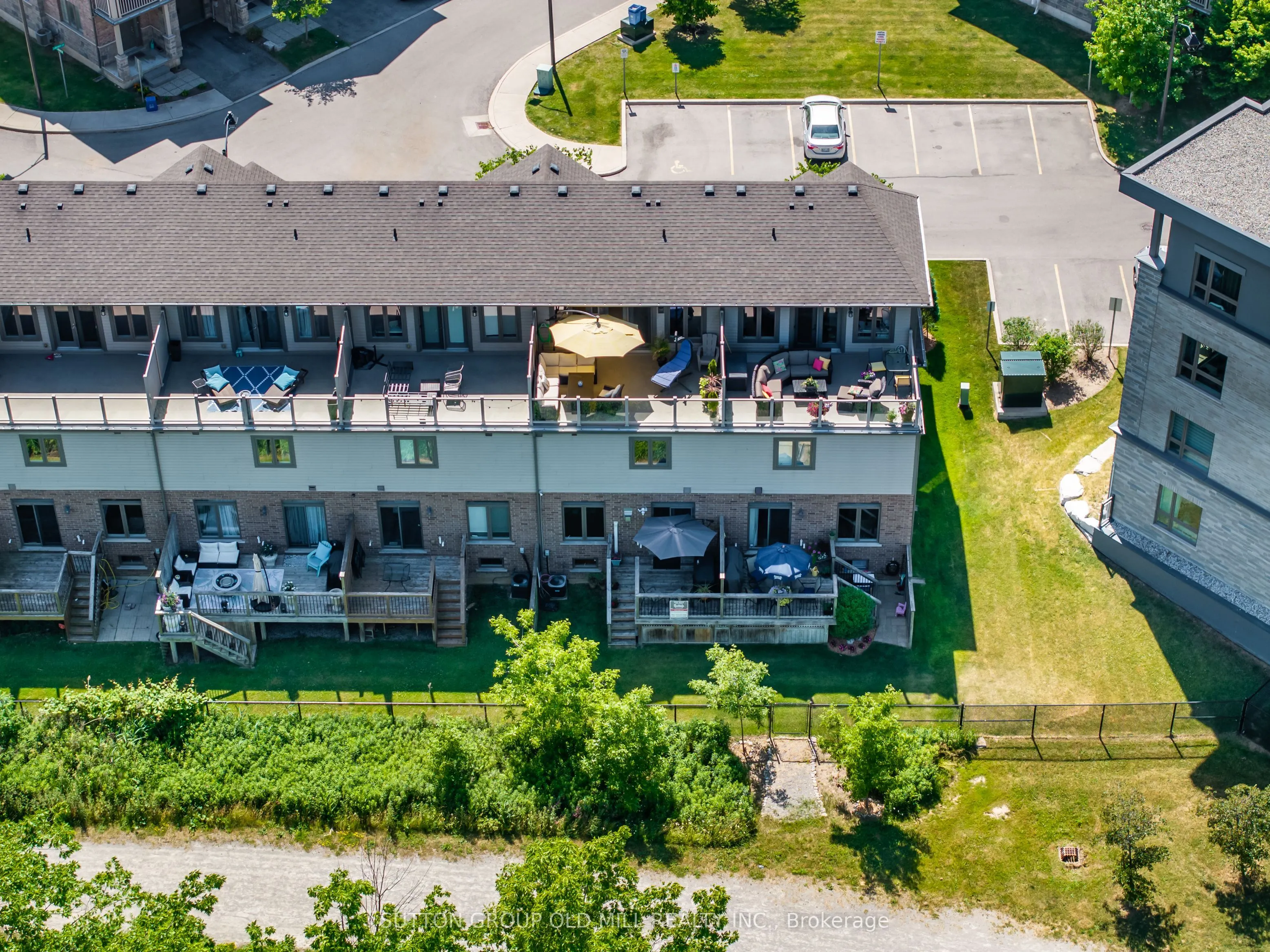 53 Southshore Crescent