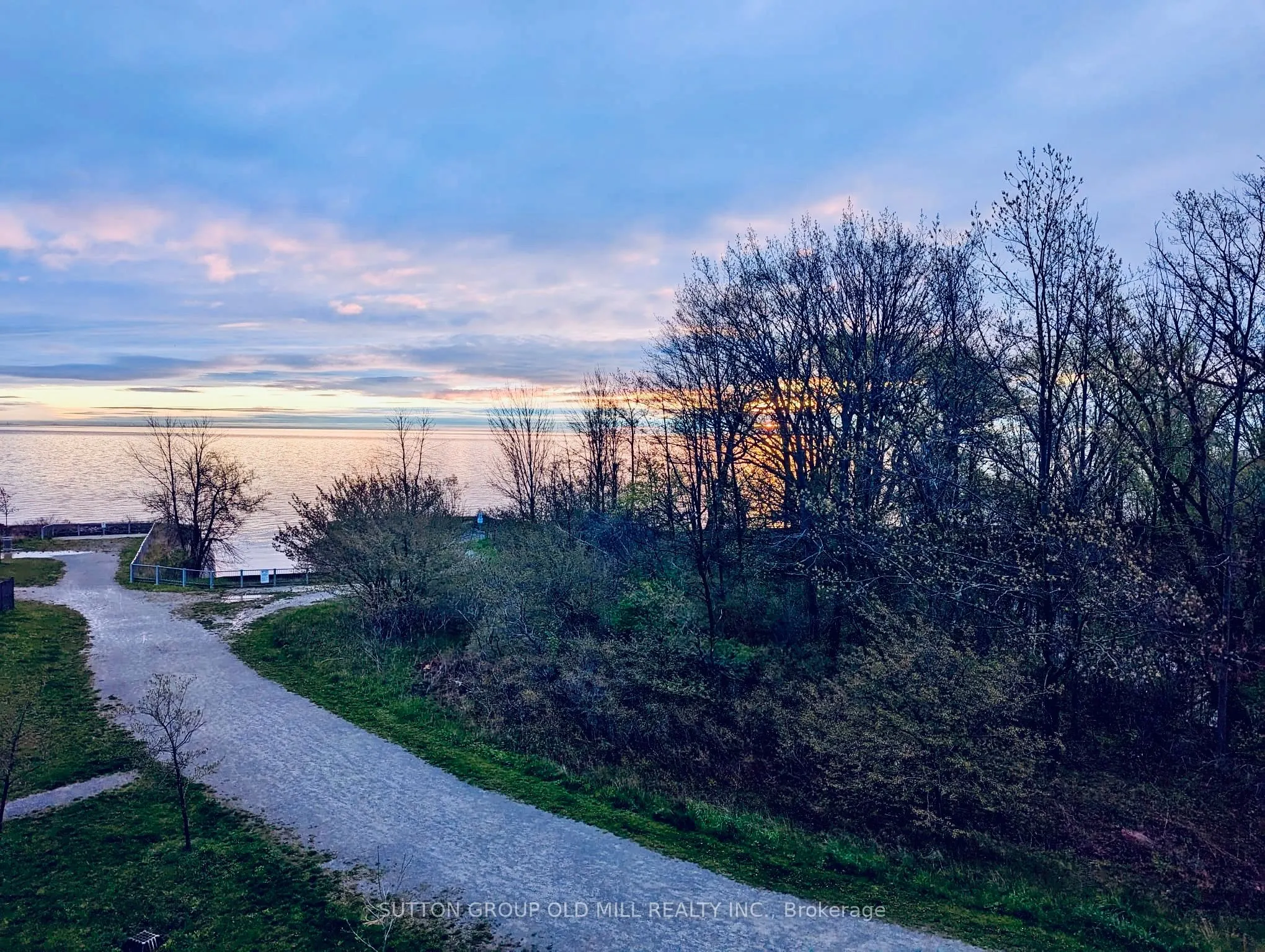 53 Southshore Crescent