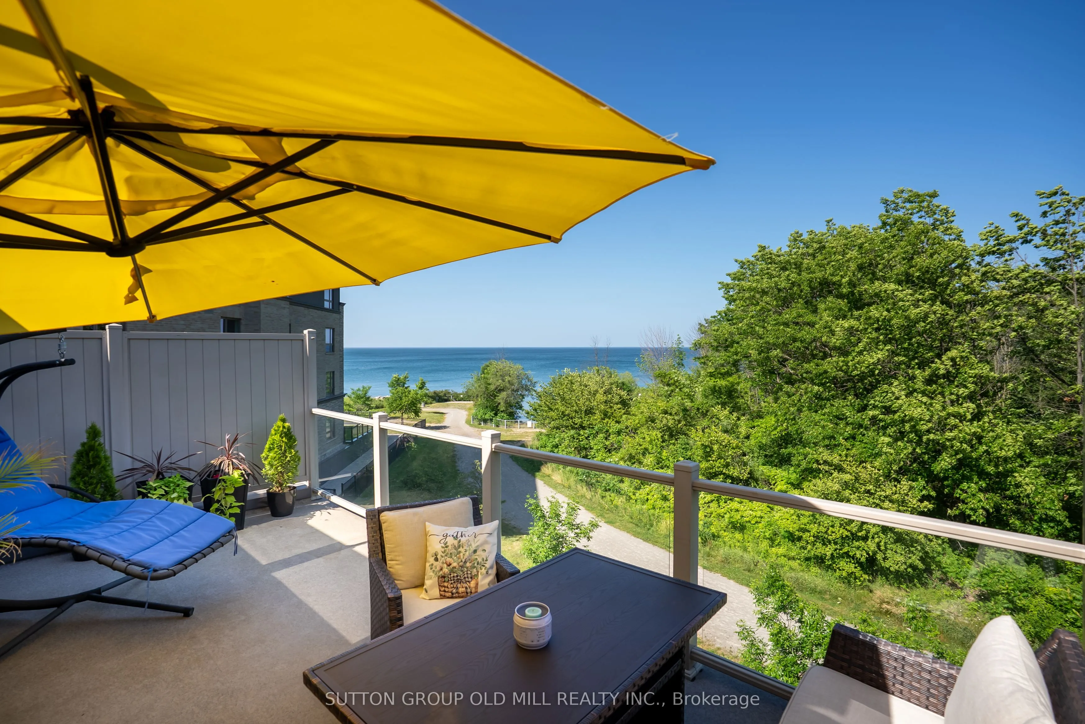 53 Southshore Crescent