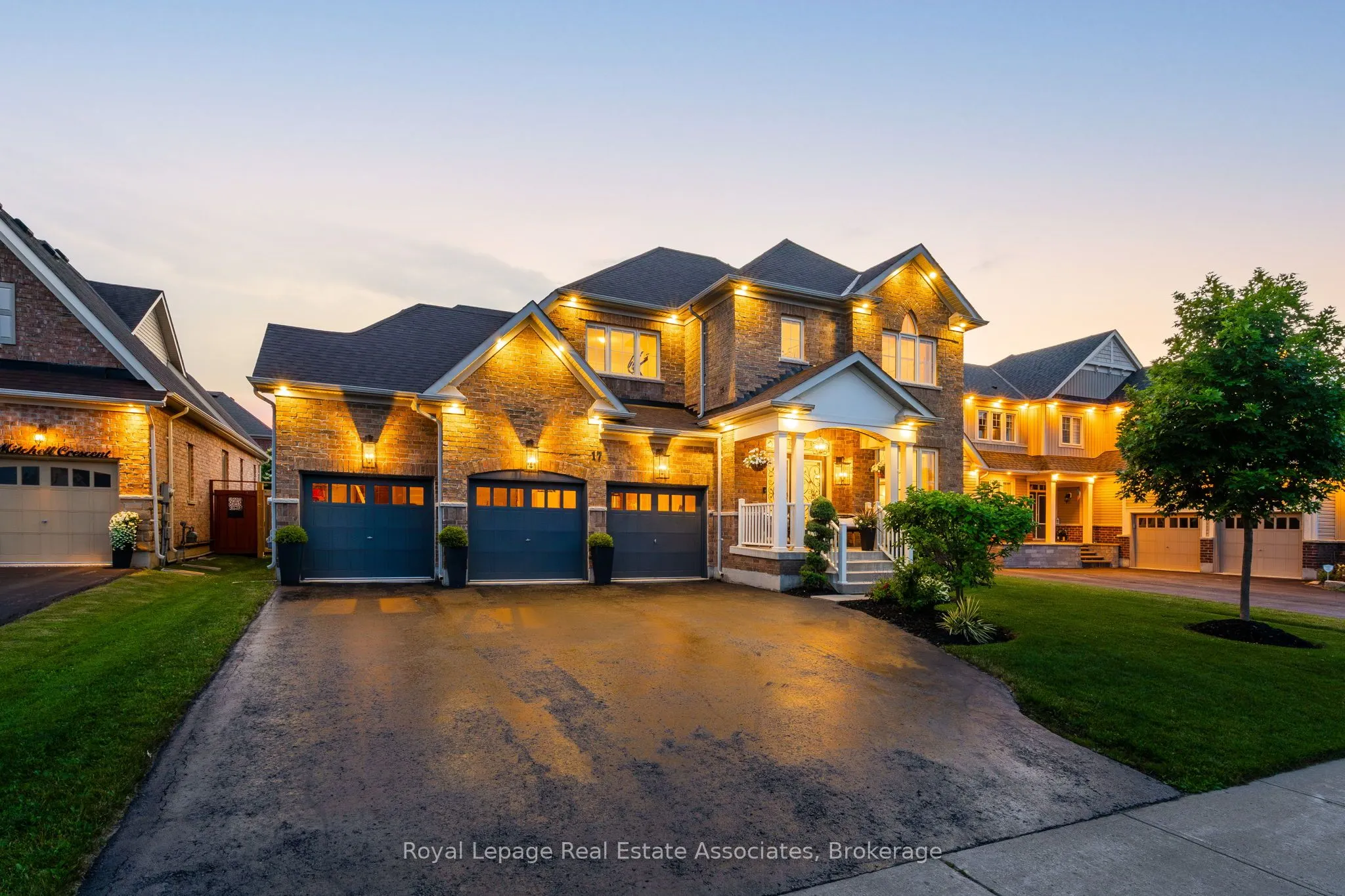 17 Mitchell Crescent
