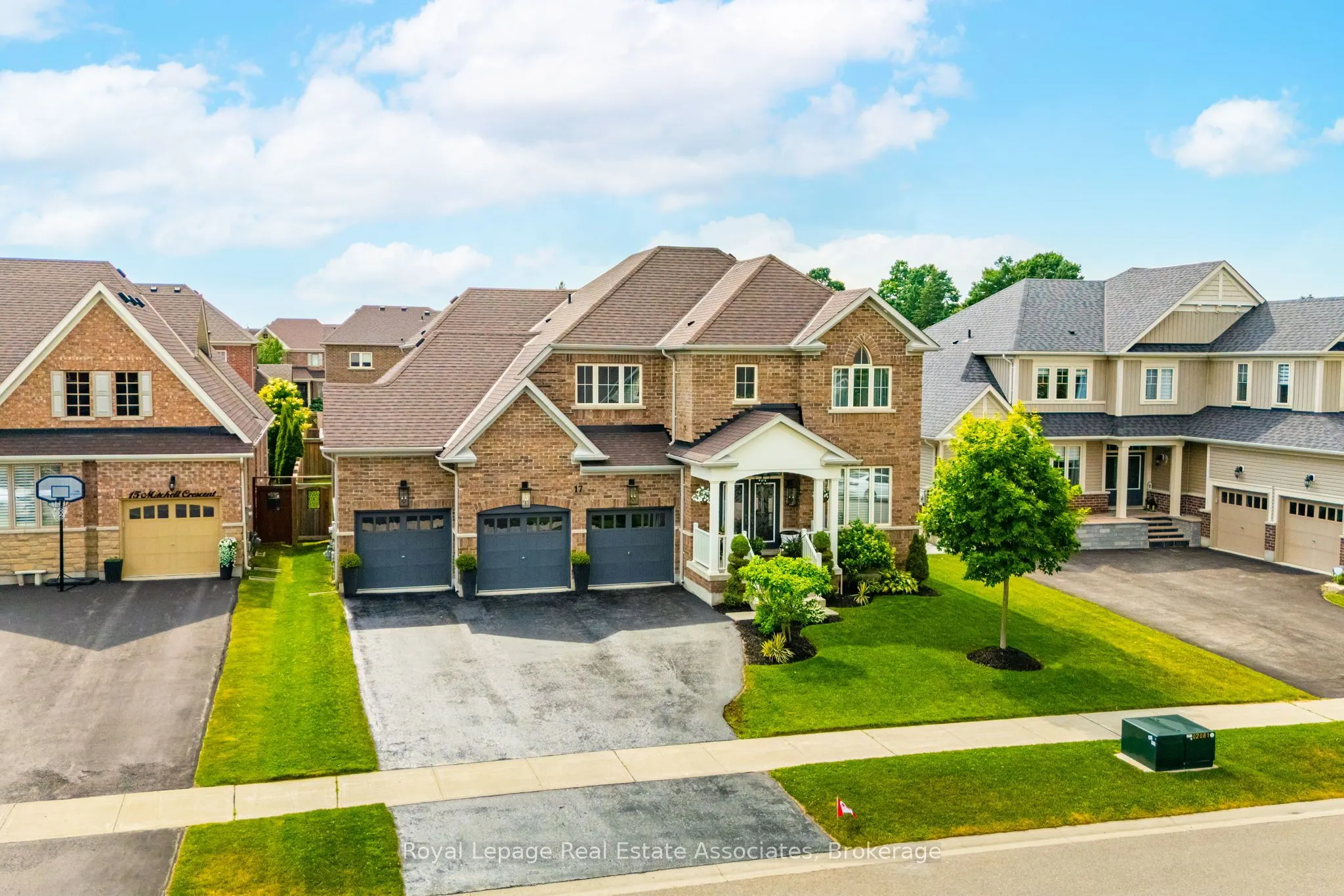 17 Mitchell Crescent