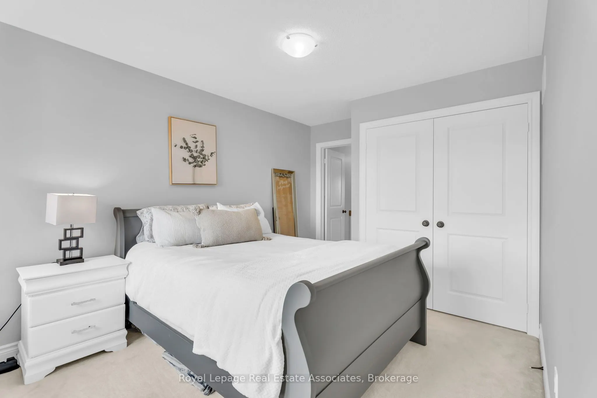 17 Mitchell Crescent