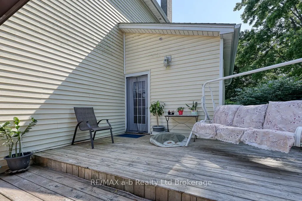136 Charles Street W