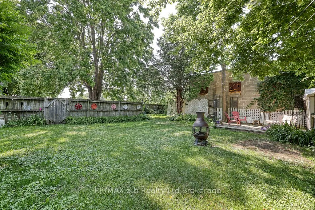 136 Charles Street W