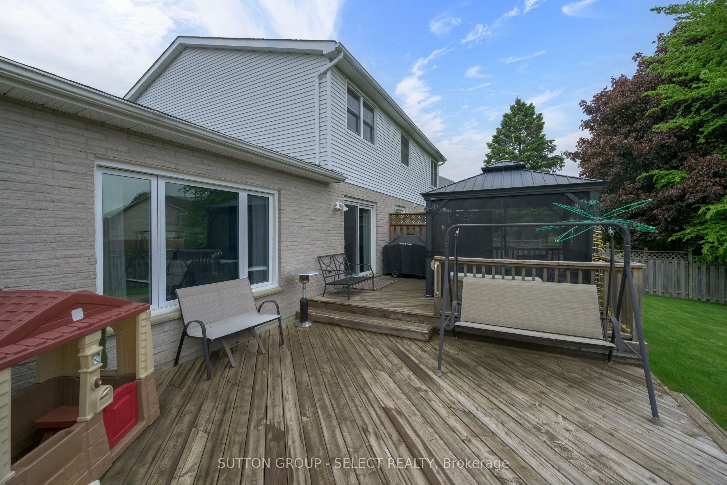 66 Jennifer Road