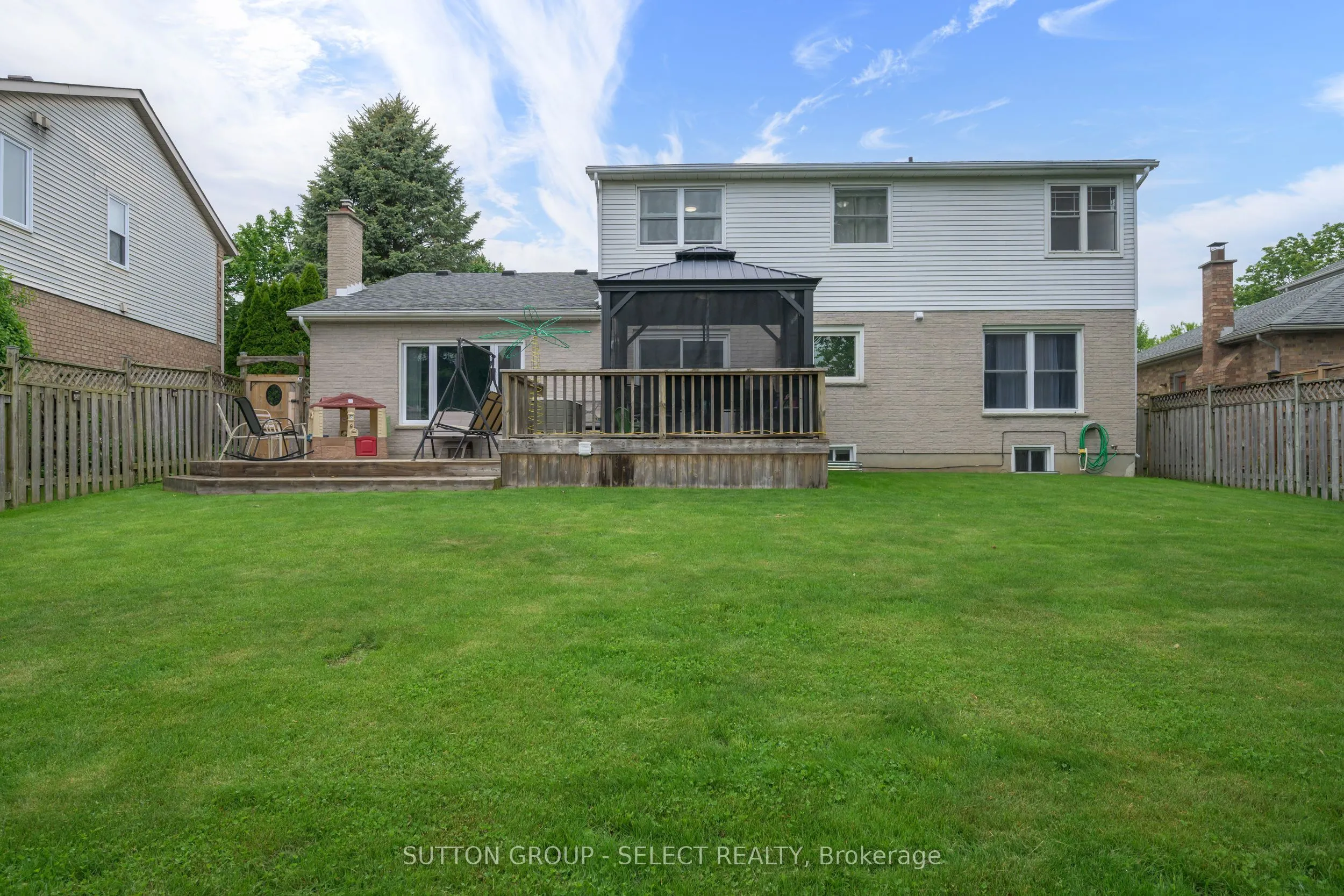 66 Jennifer Road