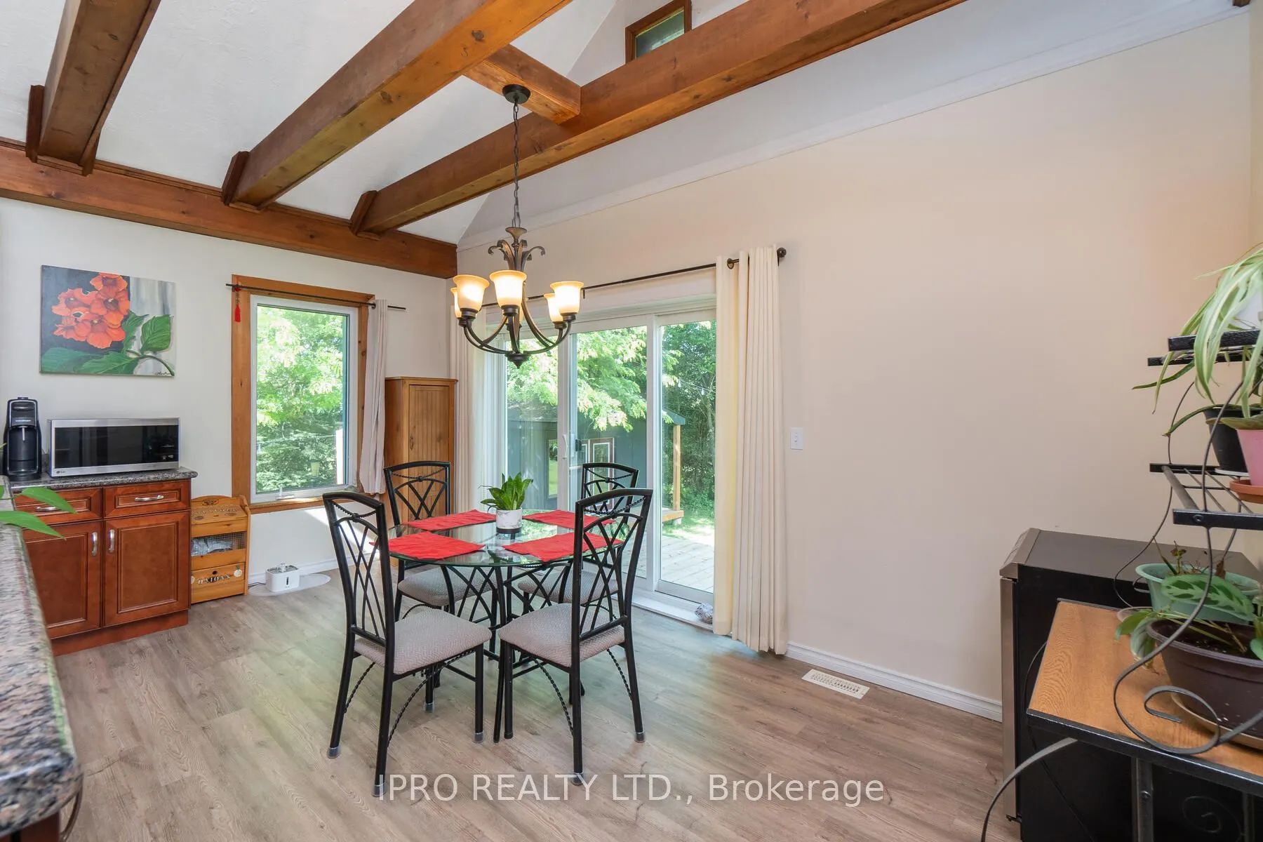 9206 Sideroad 17 Road