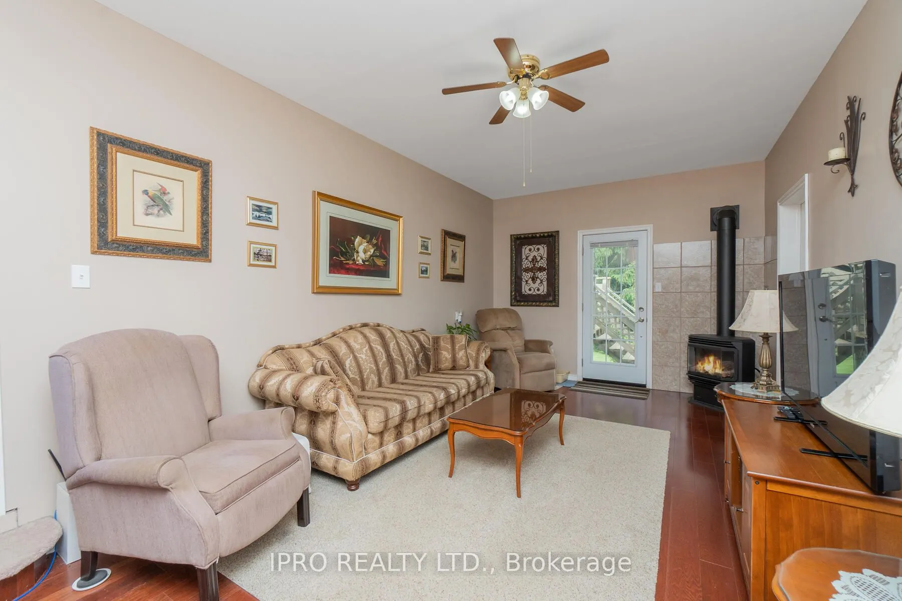 9206 Sideroad 17 Road