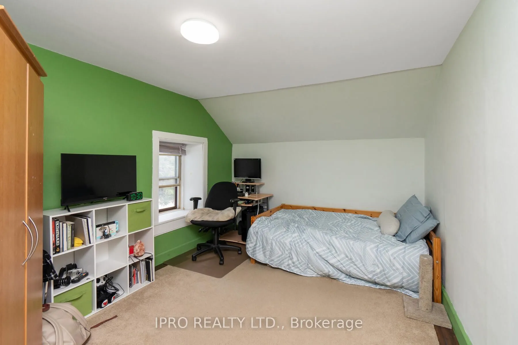 9206 Sideroad 17 Road