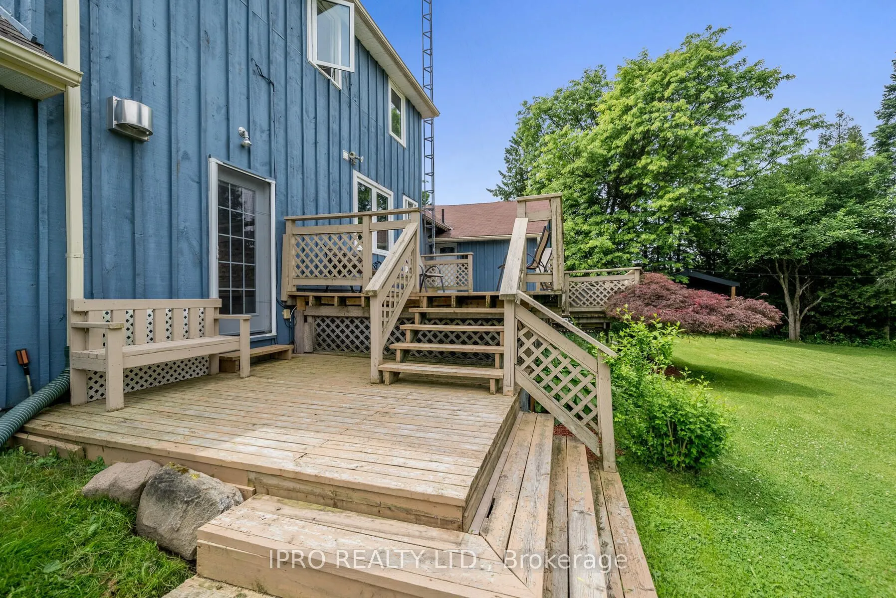 9206 Sideroad 17 Road