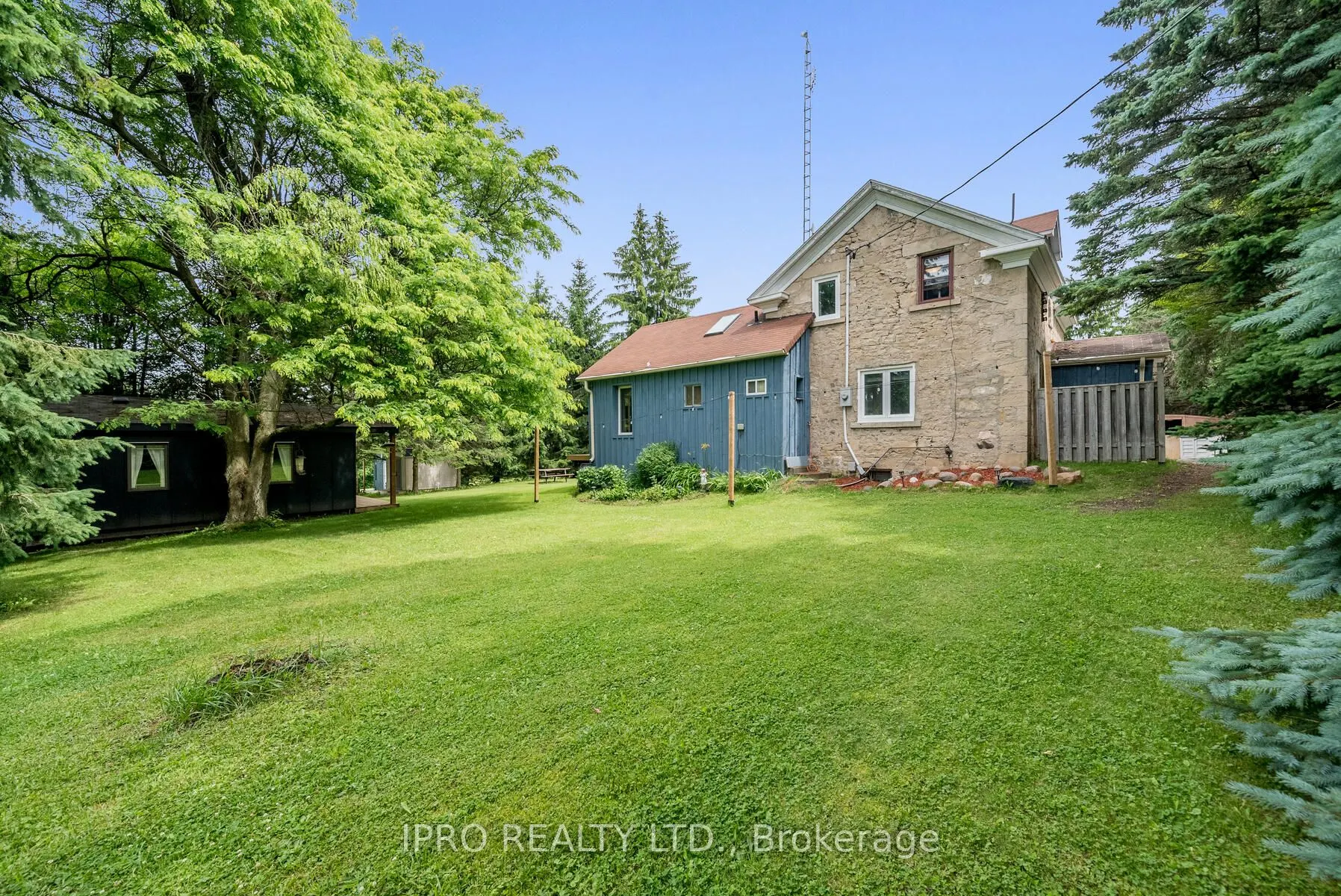 9206 Sideroad 17 Road
