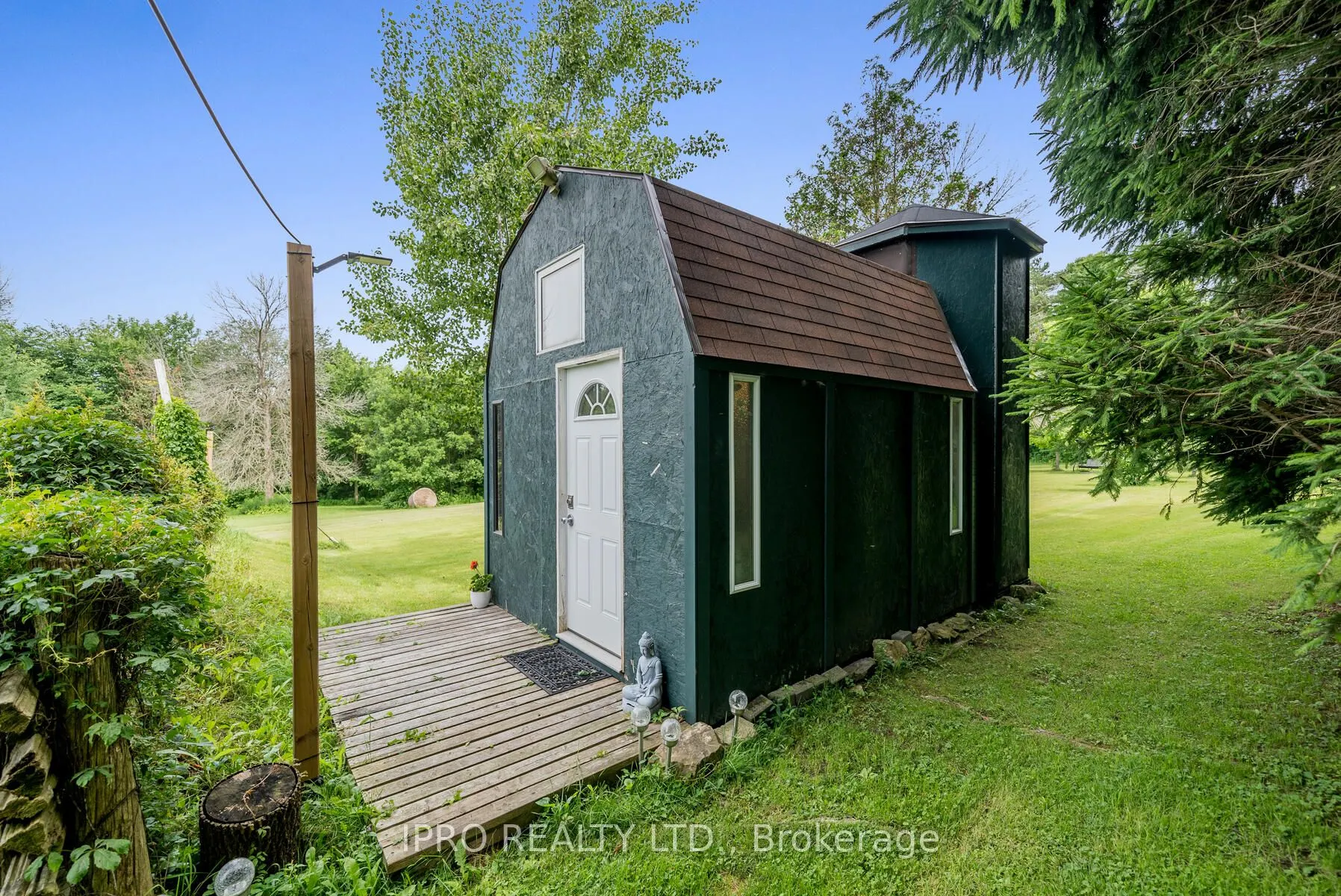 9206 Sideroad 17 Road