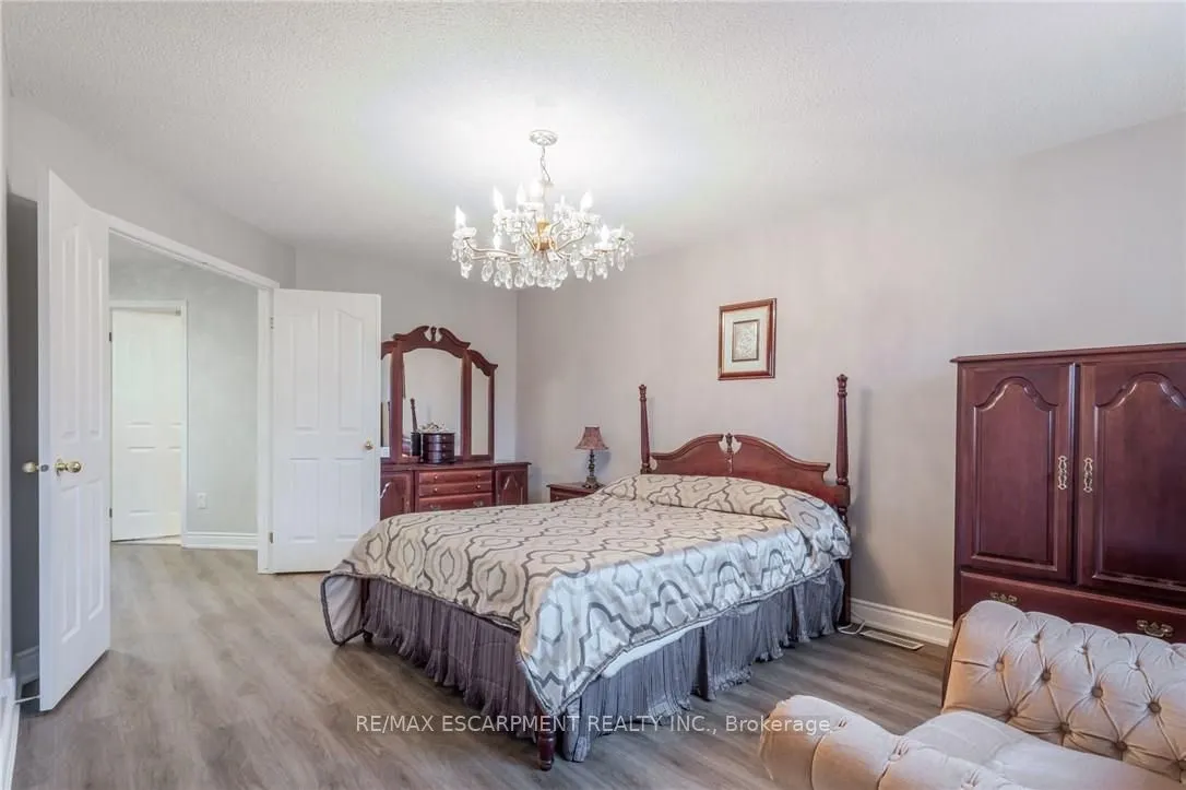 42 Hillgarden Drive