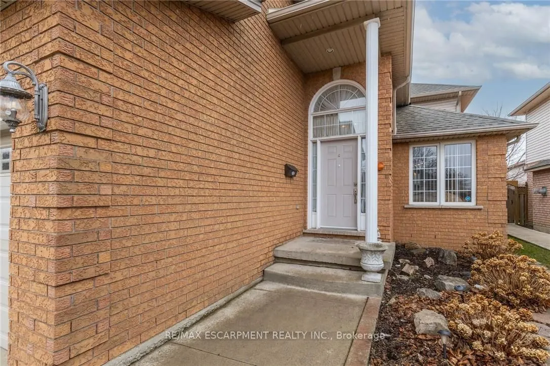 42 Hillgarden Drive