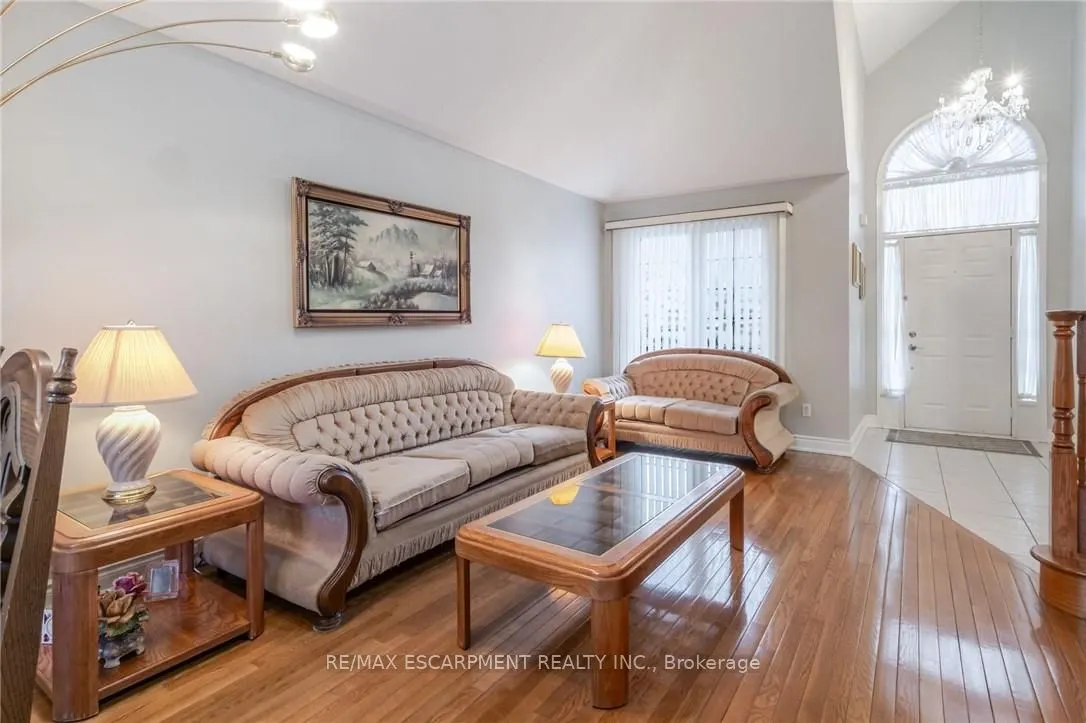 42 Hillgarden Drive