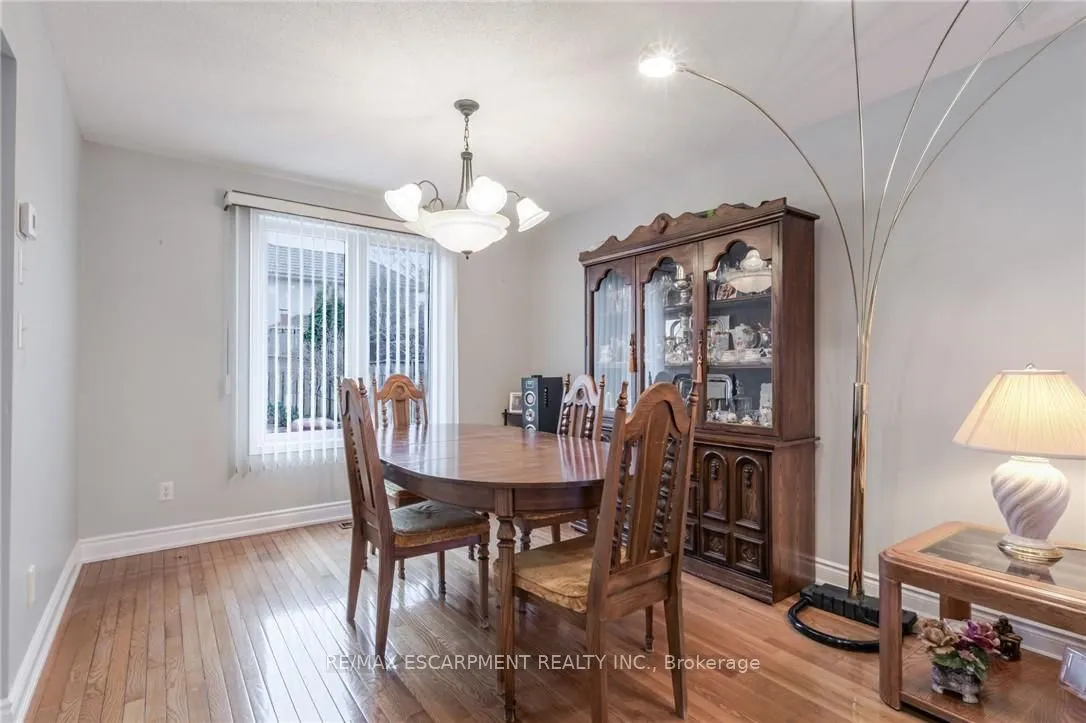 42 Hillgarden Drive