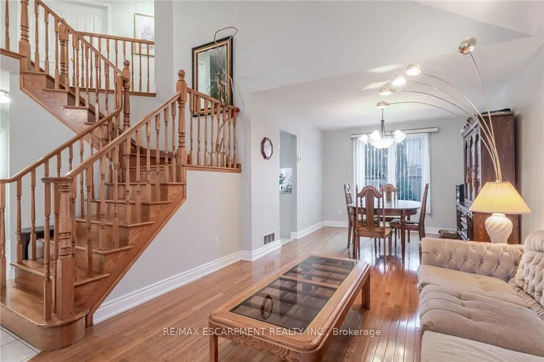 42 Hillgarden Drive