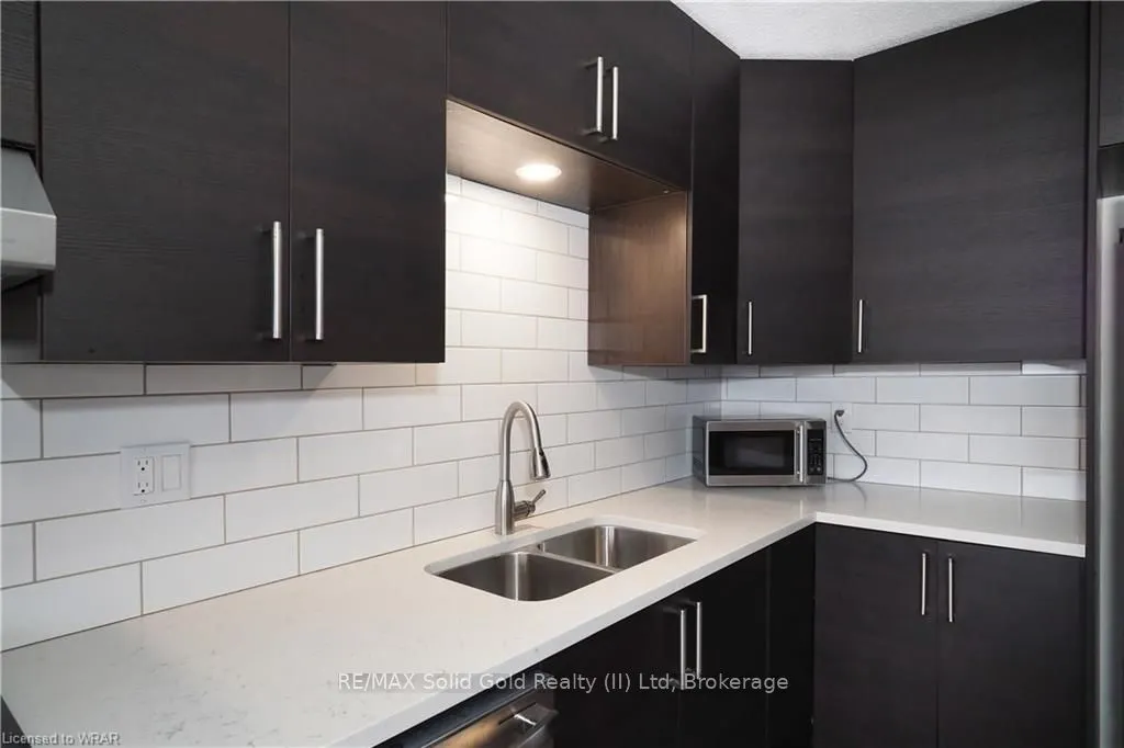 375 King Street N, #1105