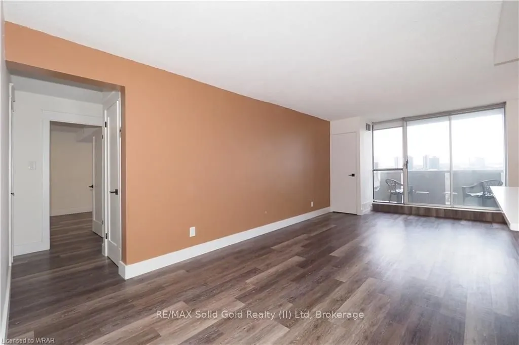 375 King Street N, #1105