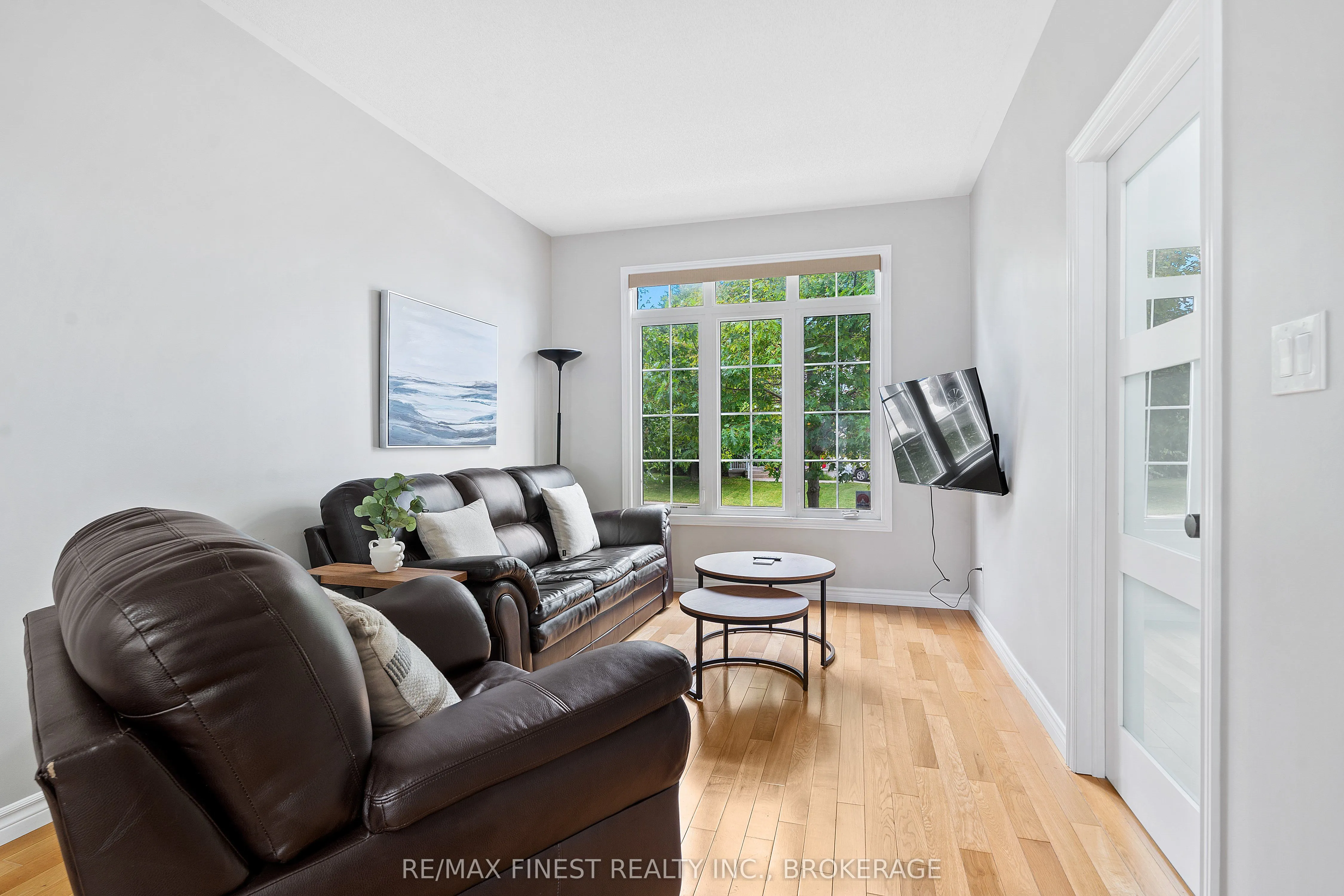 995 Swanfield Street