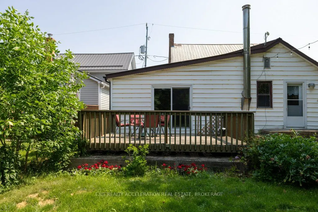 548 Moira Street