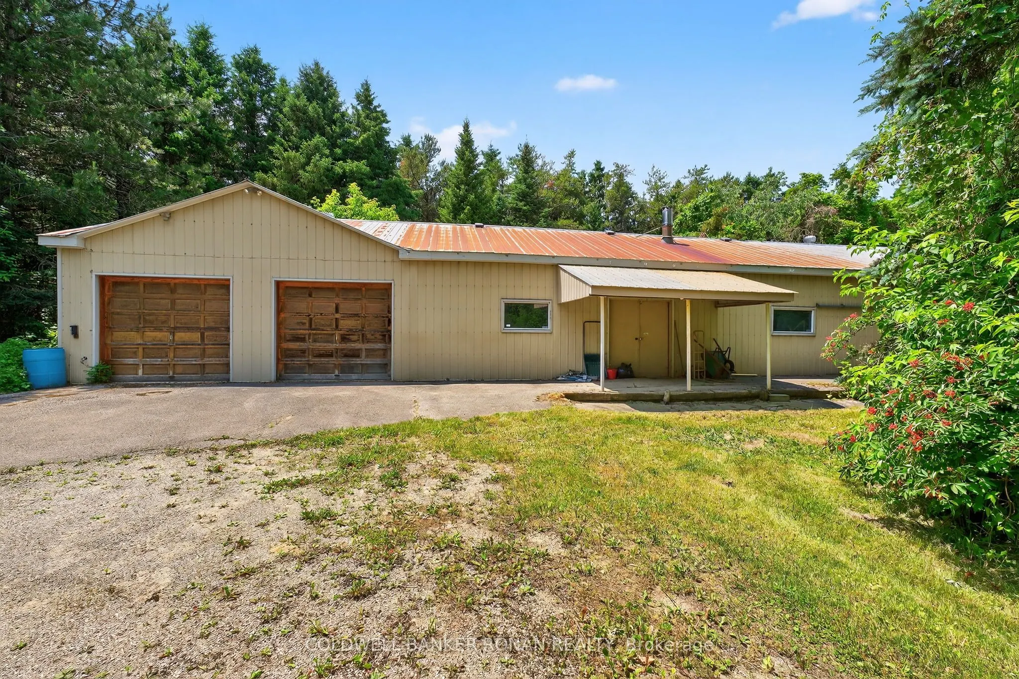 388055 Mono Center Road