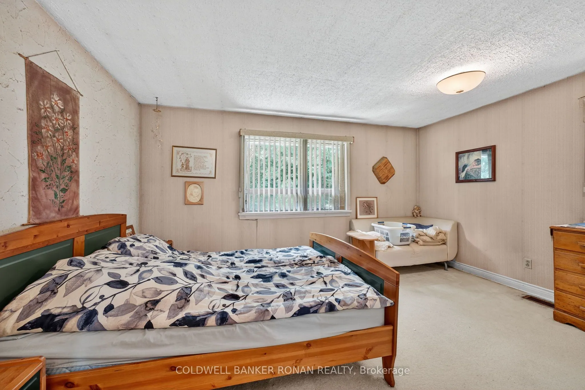 388055 Mono Center Road