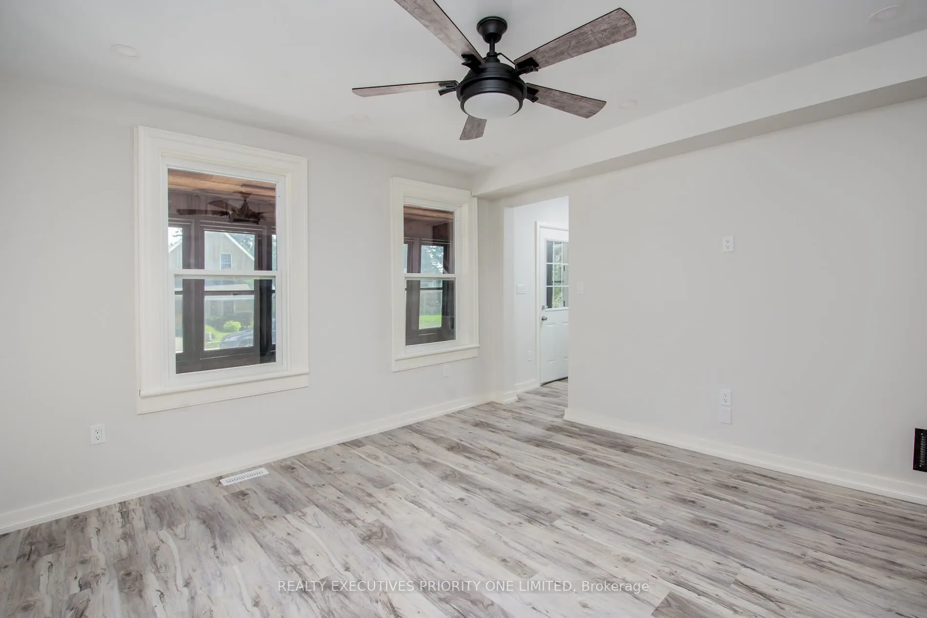152 Main Street W