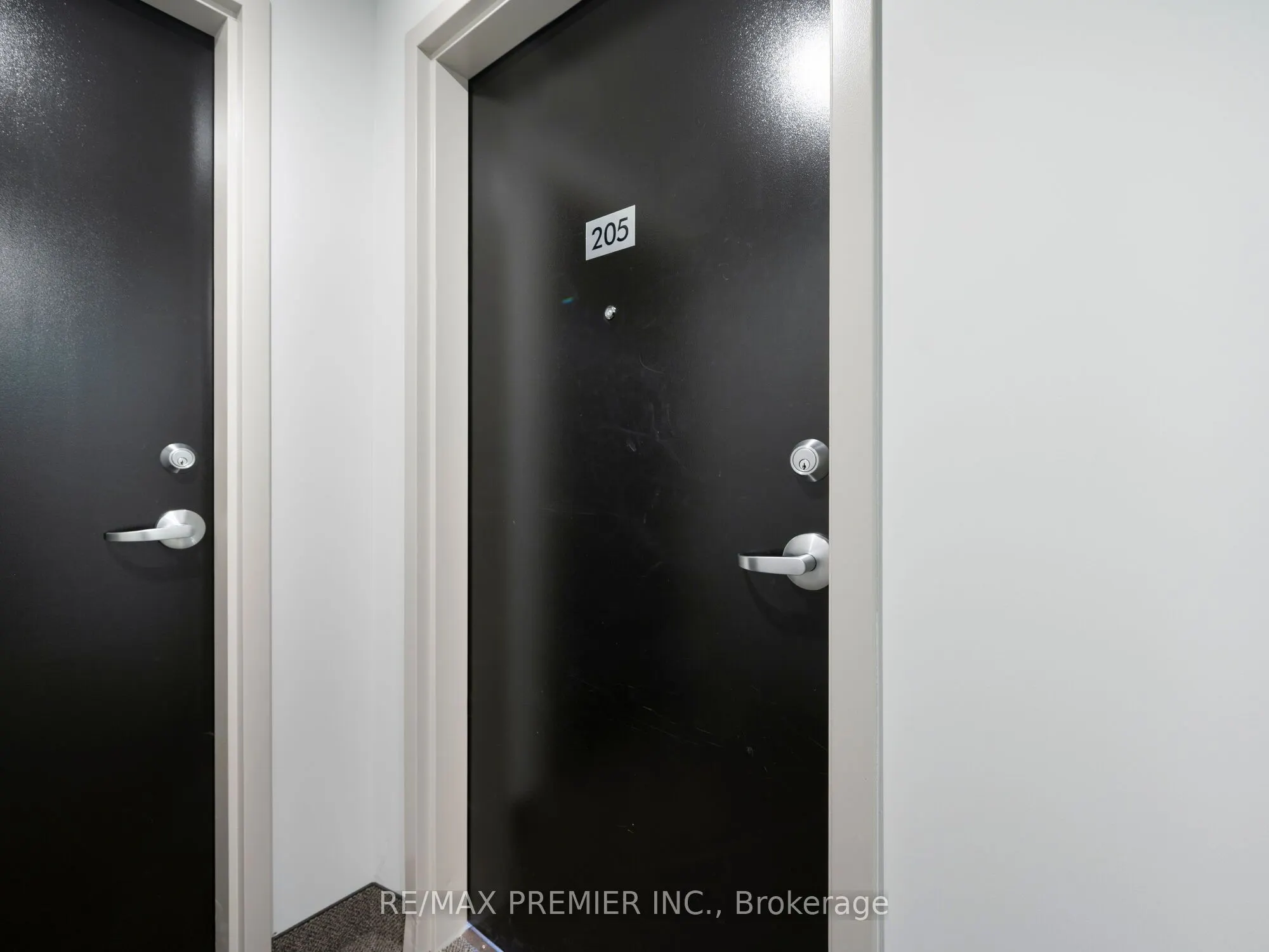 5 Hamilton Street N, #205
