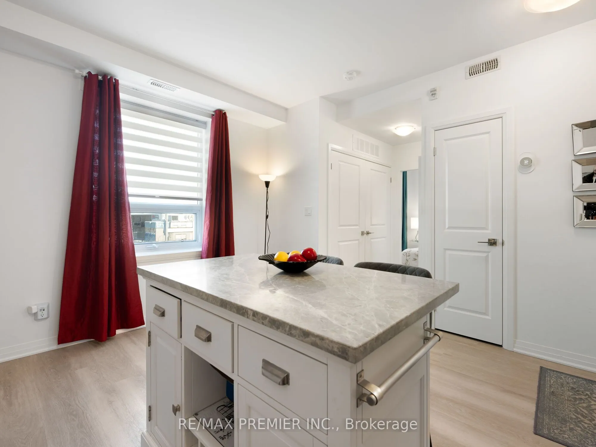 5 Hamilton Street N, #205