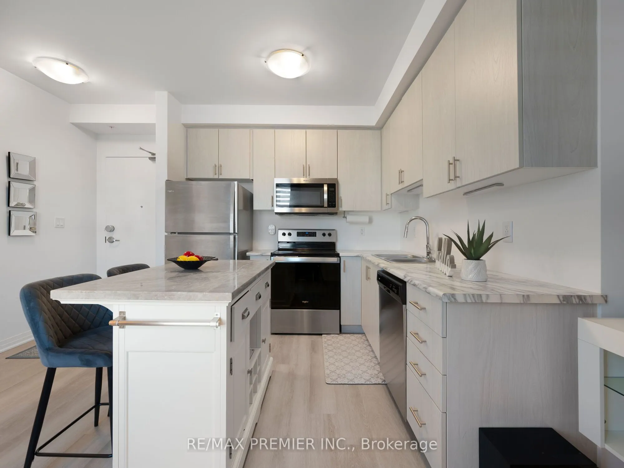 5 Hamilton Street N, #205