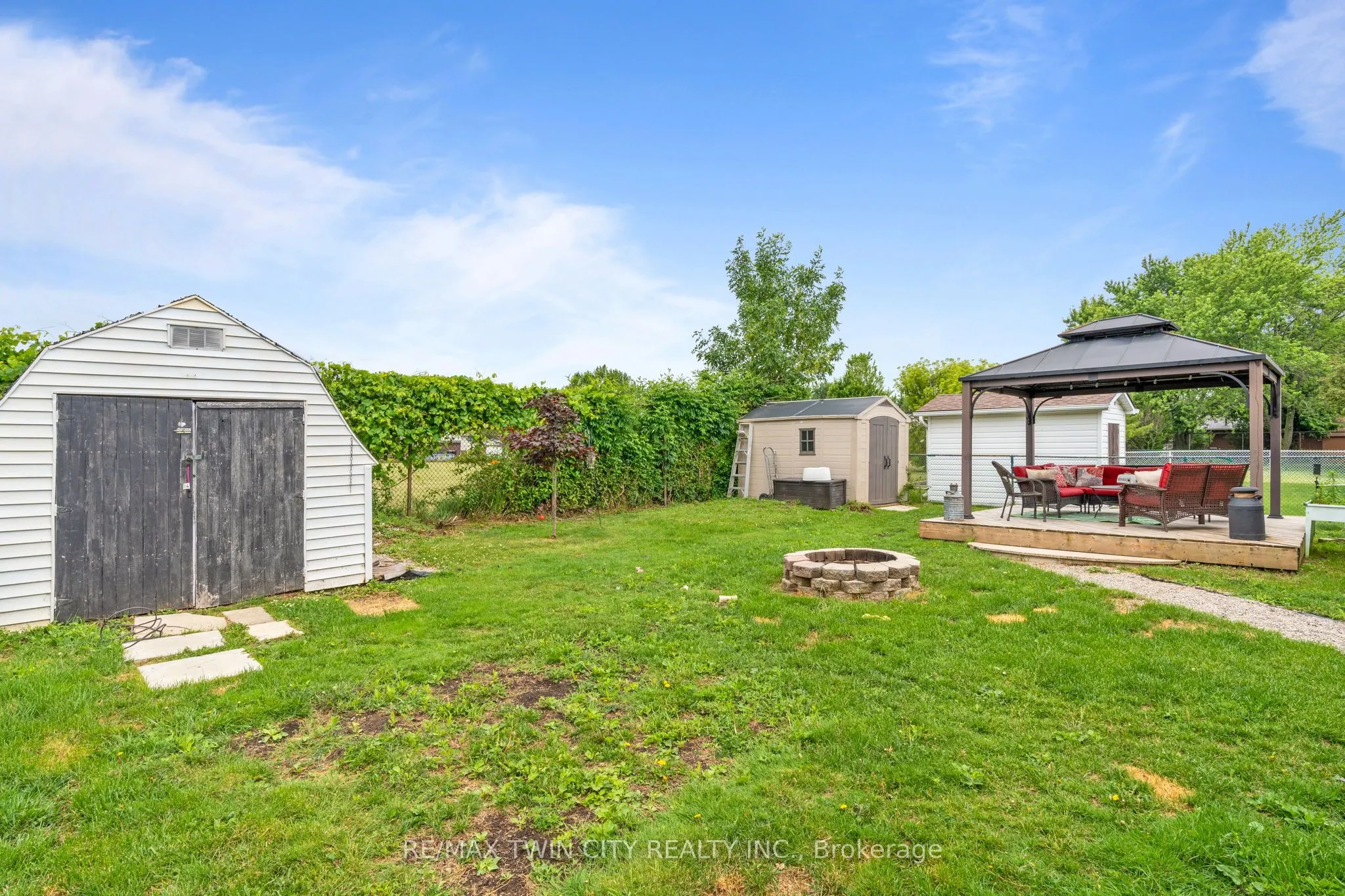 27 CRADDOCK Boulevard
