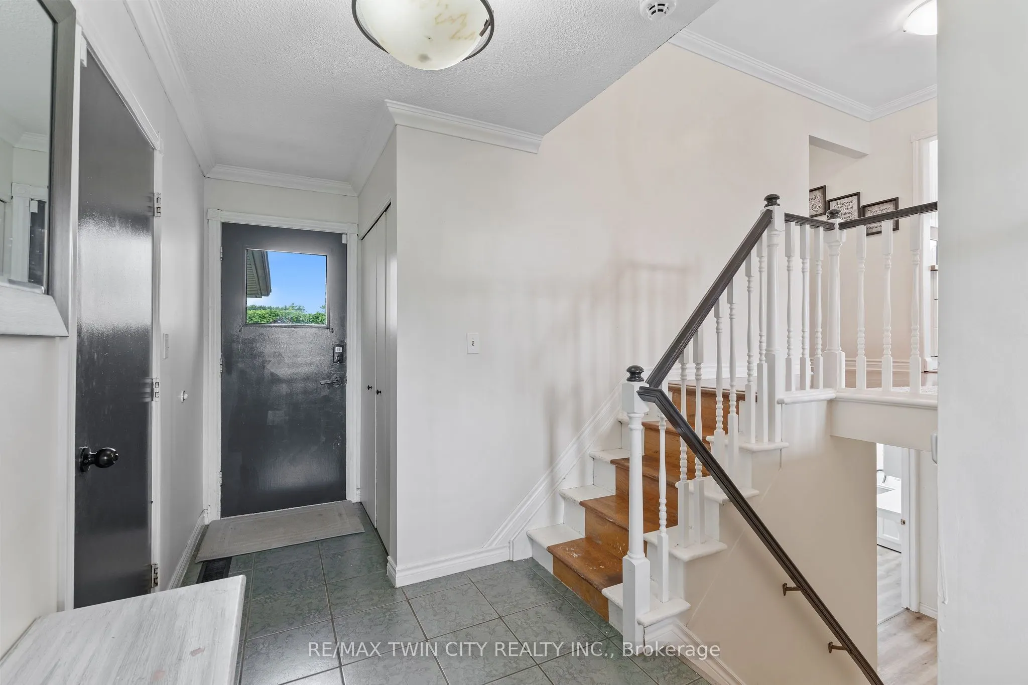 27 CRADDOCK Boulevard