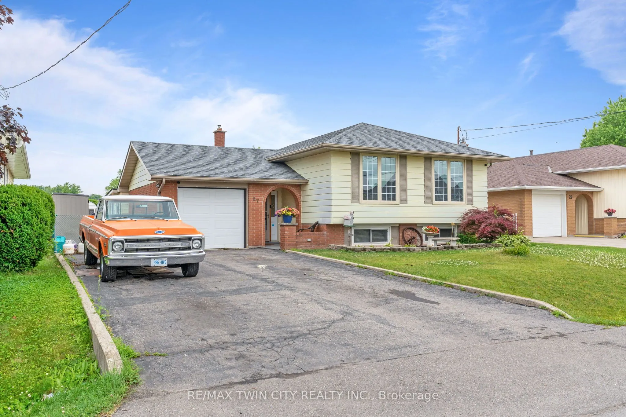 27 CRADDOCK Boulevard