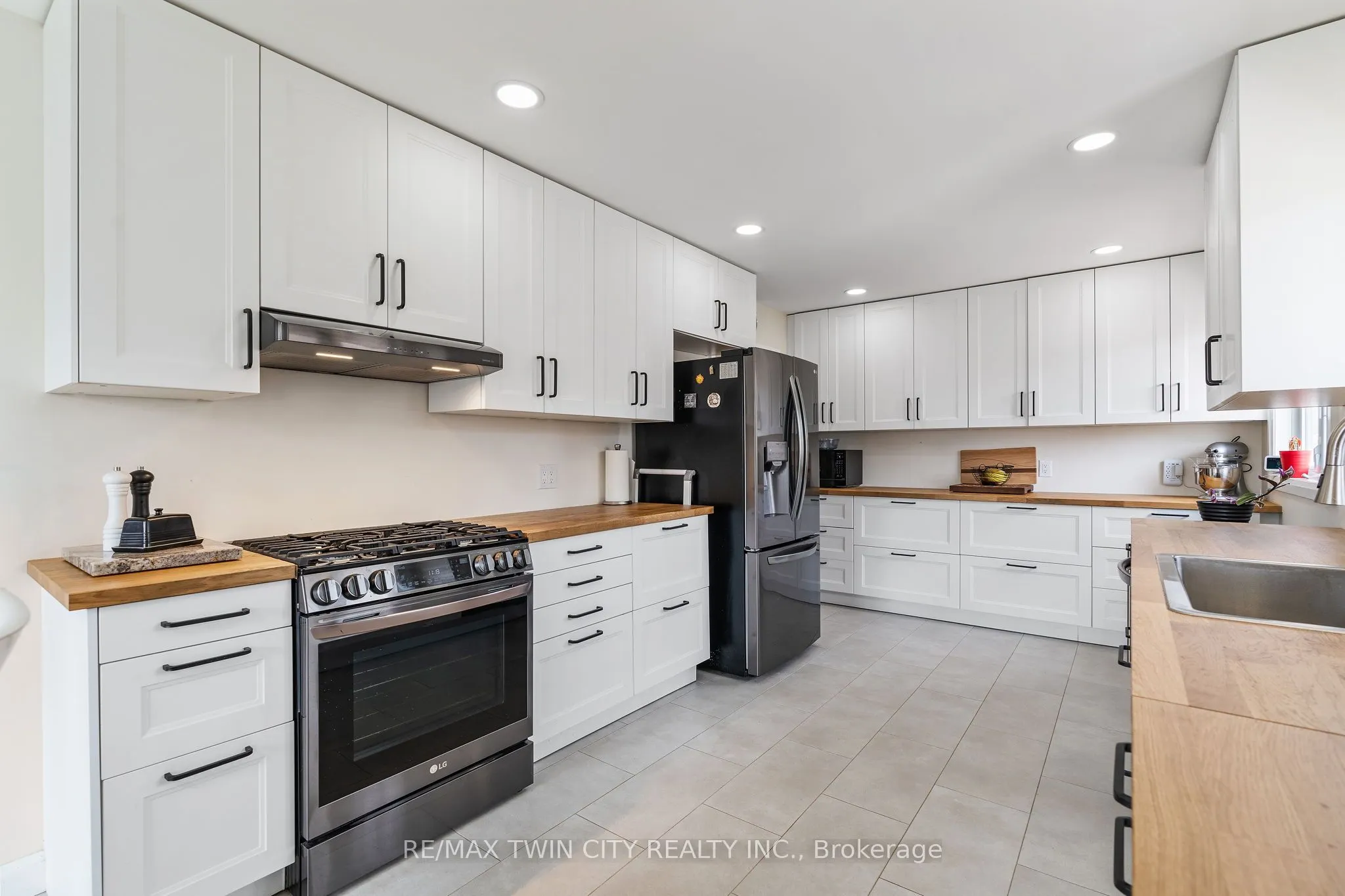 27 CRADDOCK Boulevard