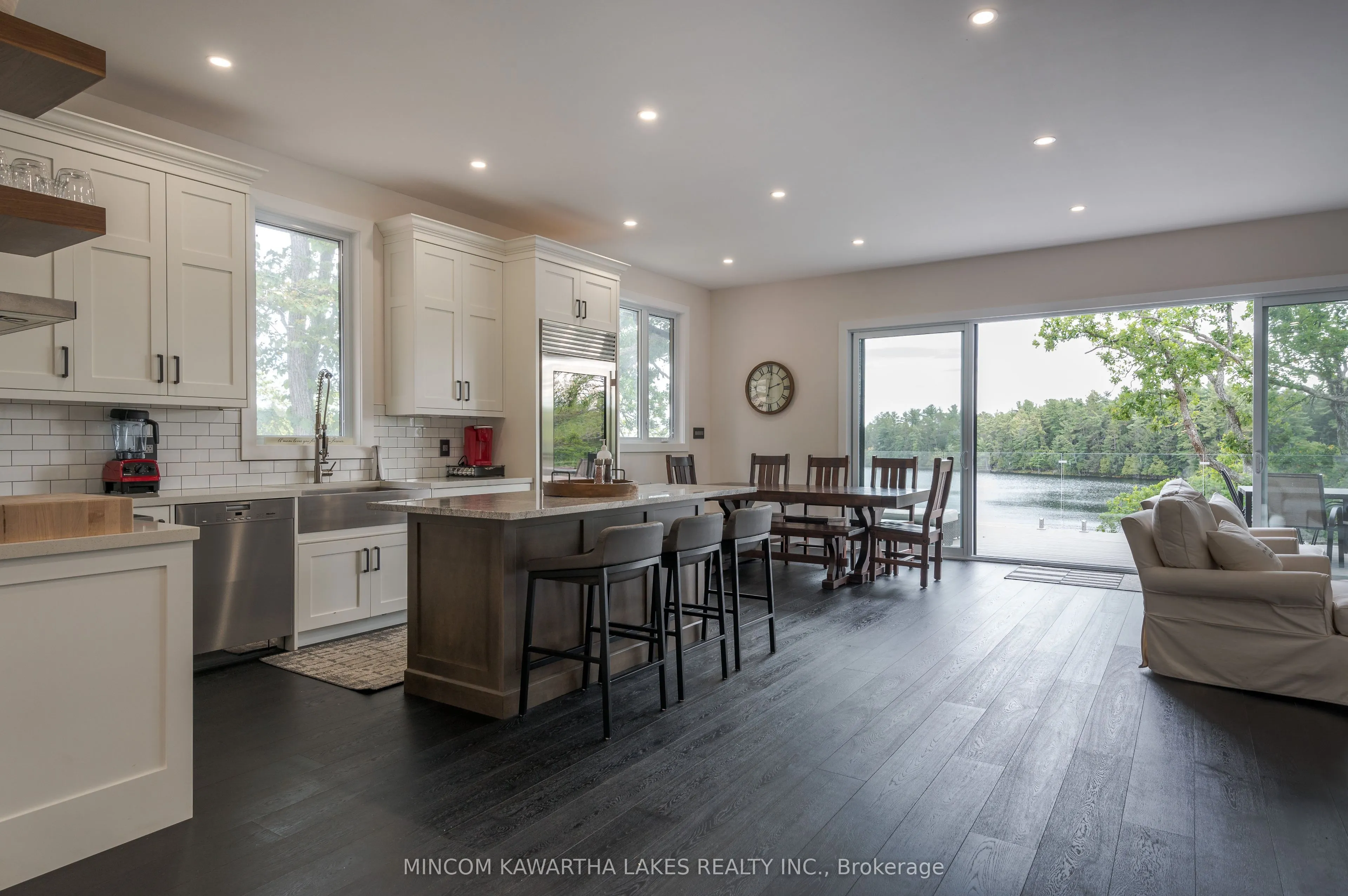 1416 Northey's Bay Road