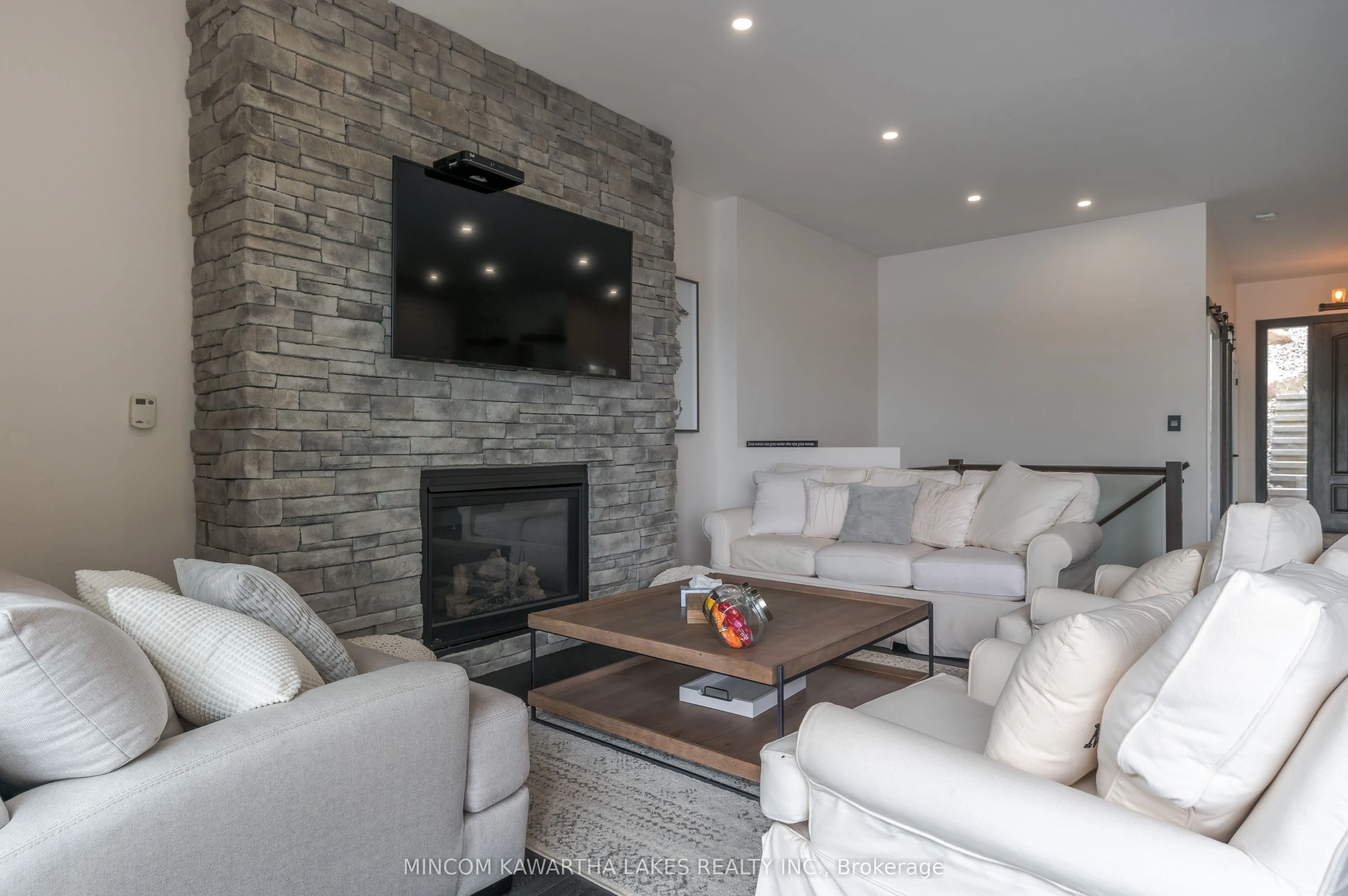 1416 Northey's Bay Road