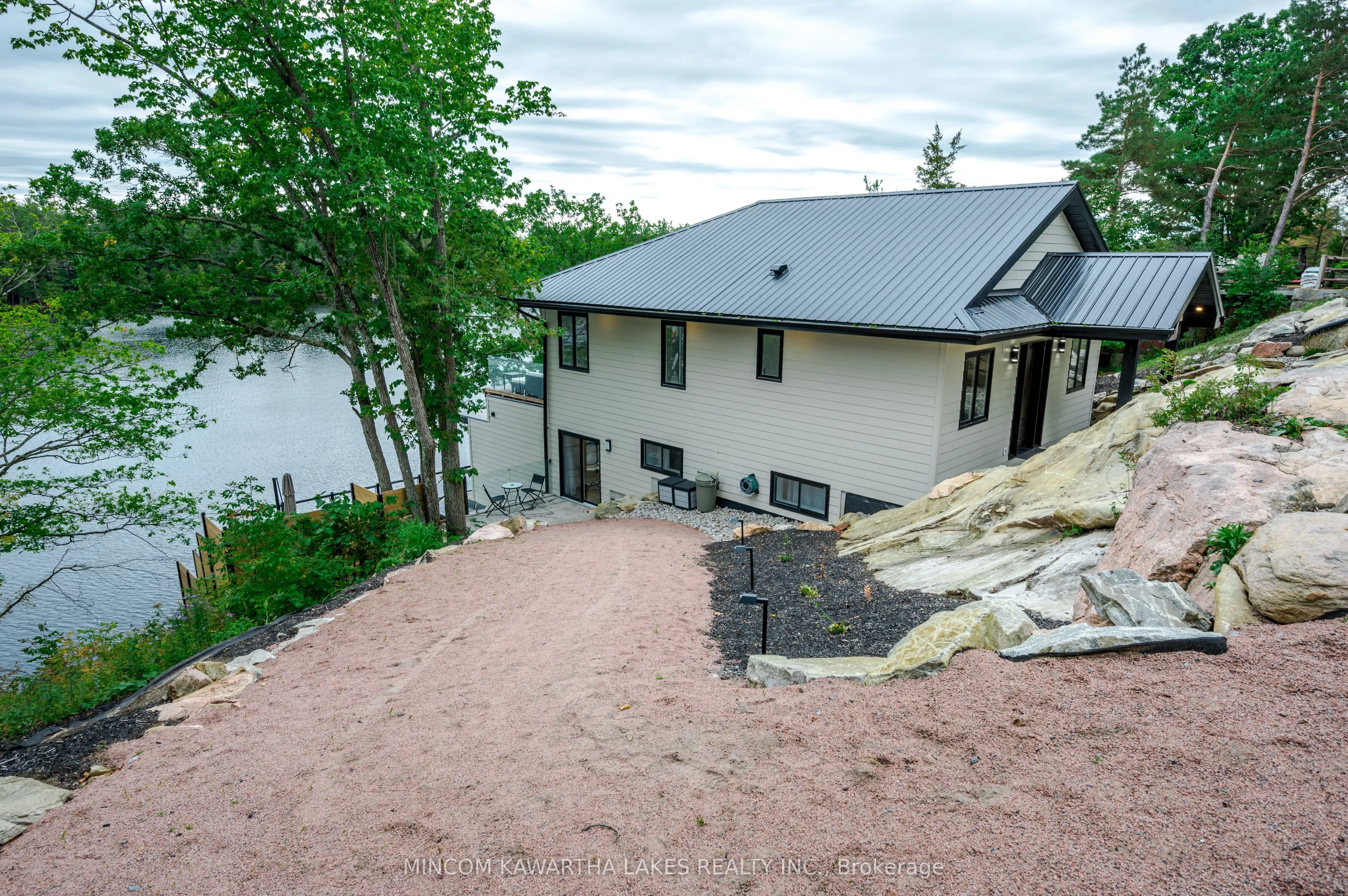 1416 Northey's Bay Road