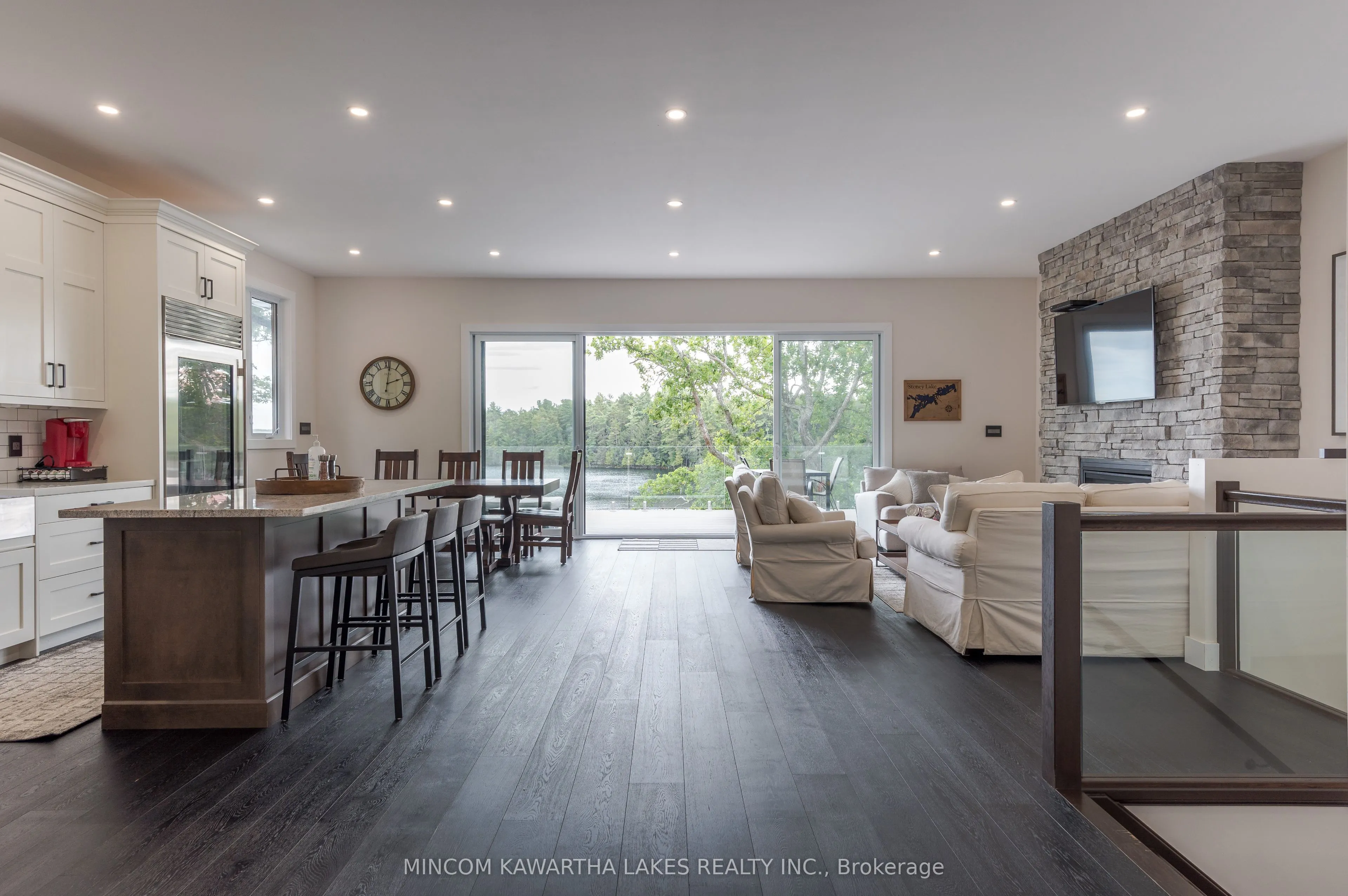 1416 Northey's Bay Road