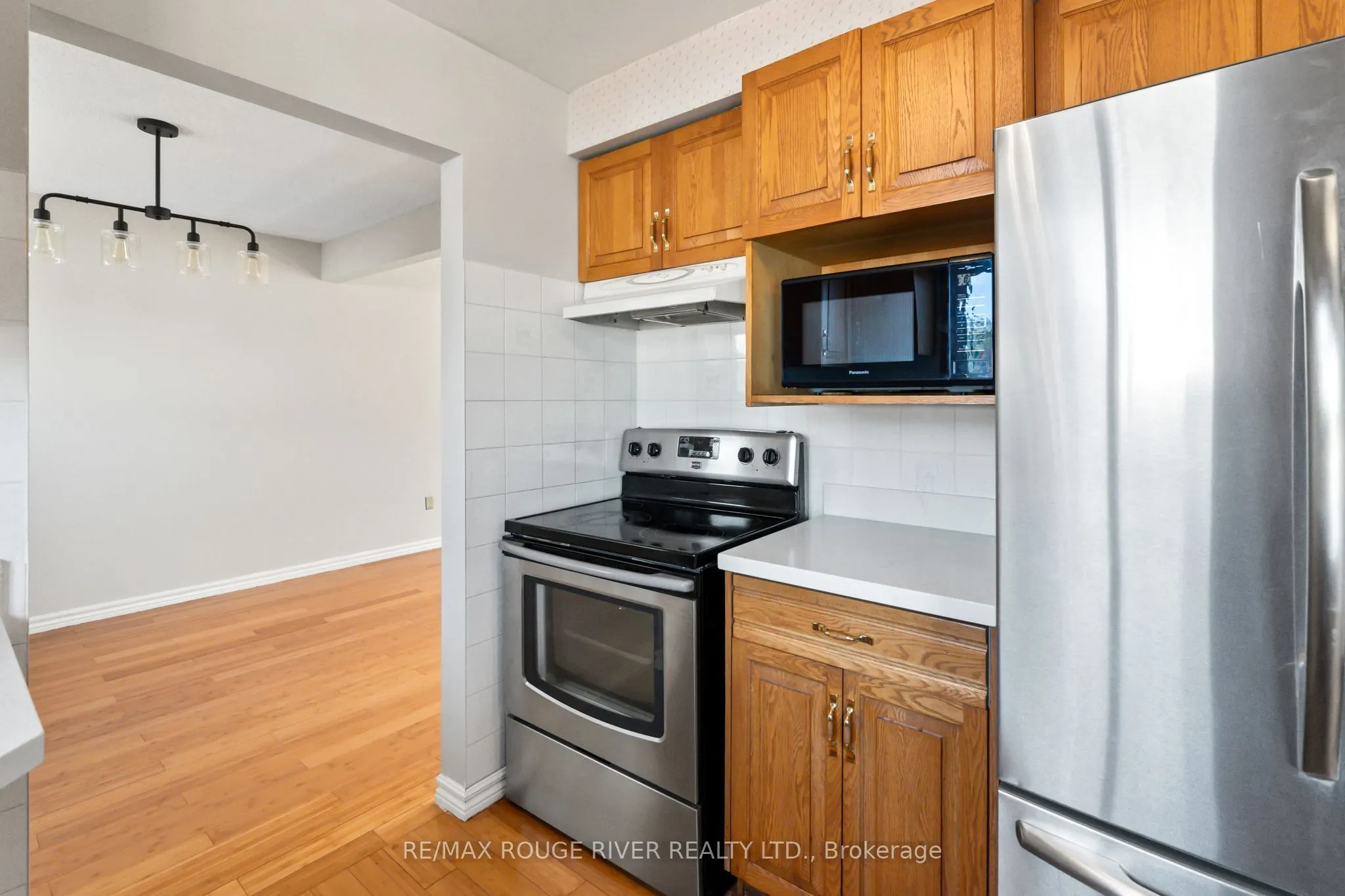1 Applewood Crescent