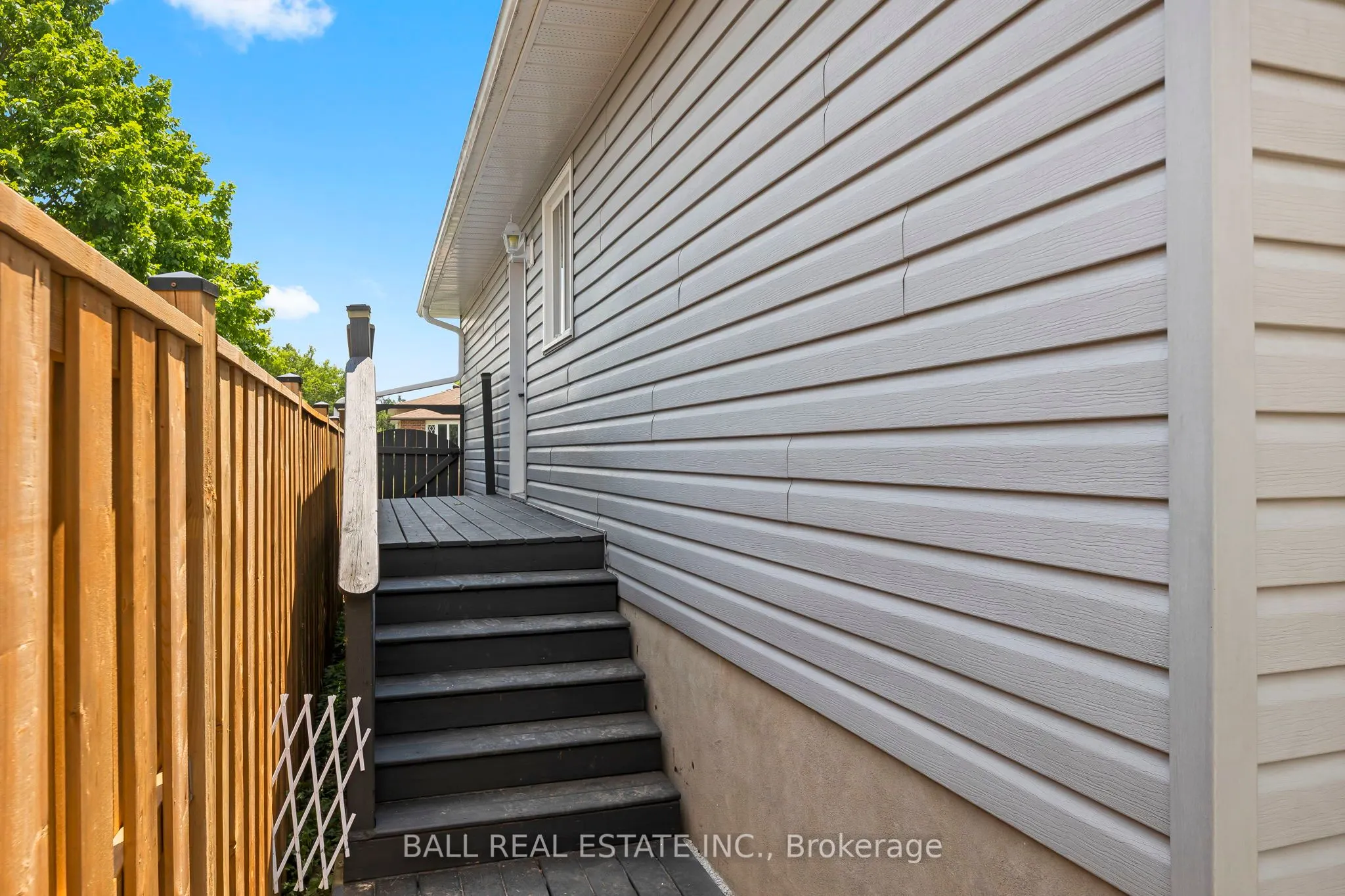 2 Hazel Street