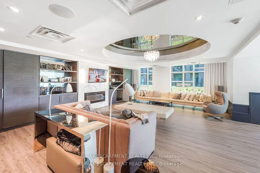 10 Concord Place, #222